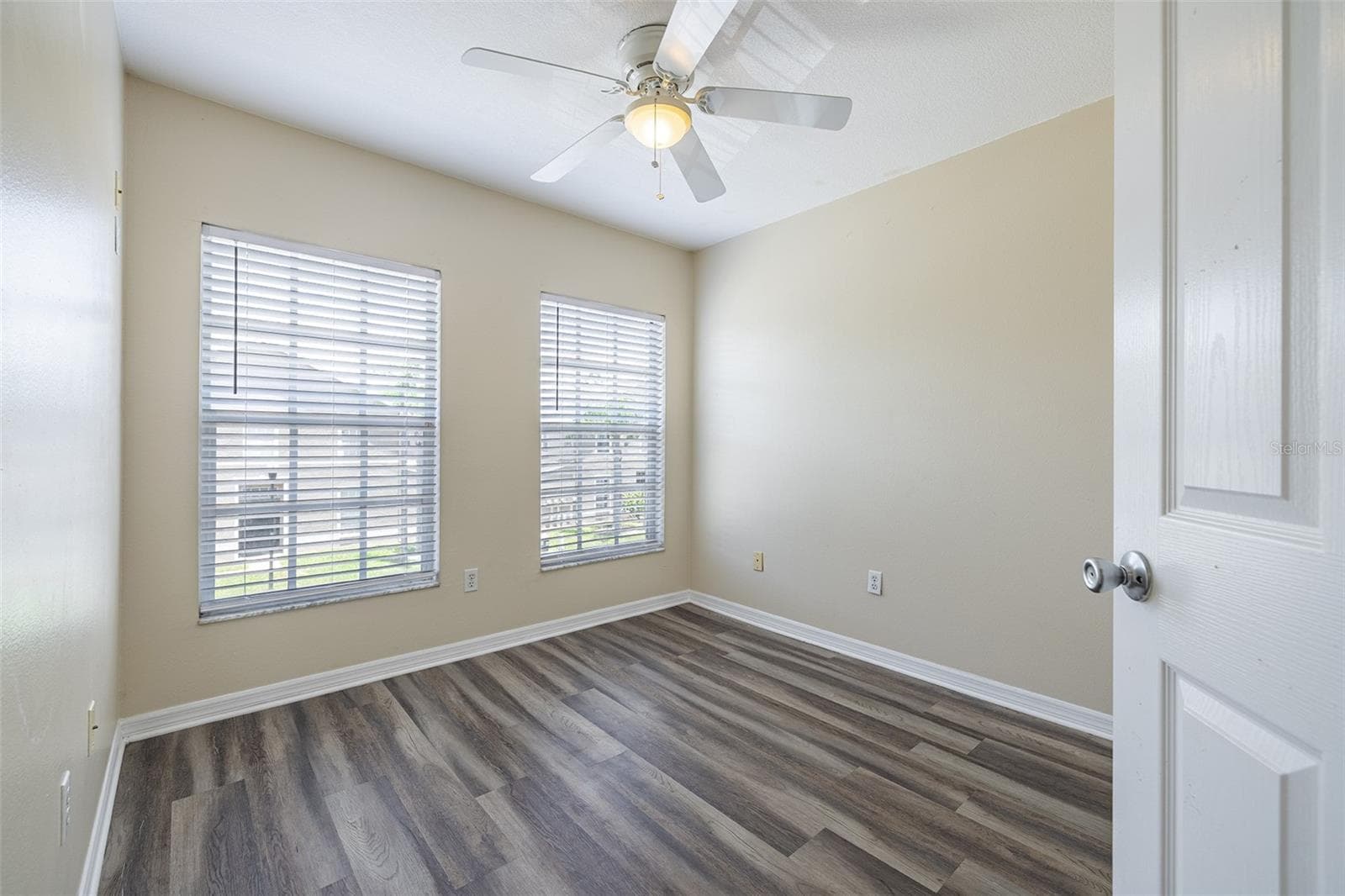 Townhouse at 4310 FINCASTLE CT, TAMPA, photo 27 of 49
