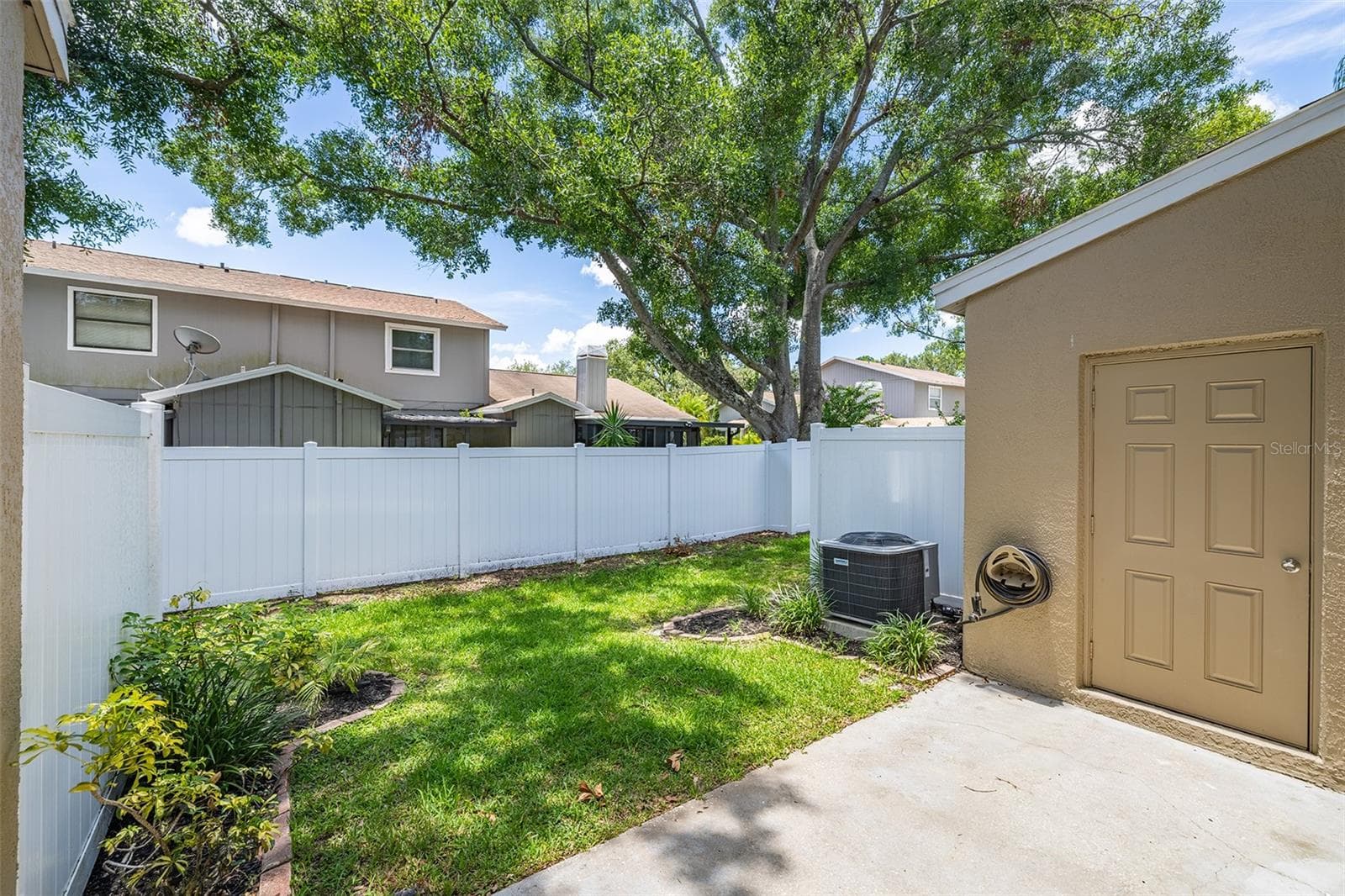 Townhouse at 4310 FINCASTLE CT, TAMPA, photo 29 of 49