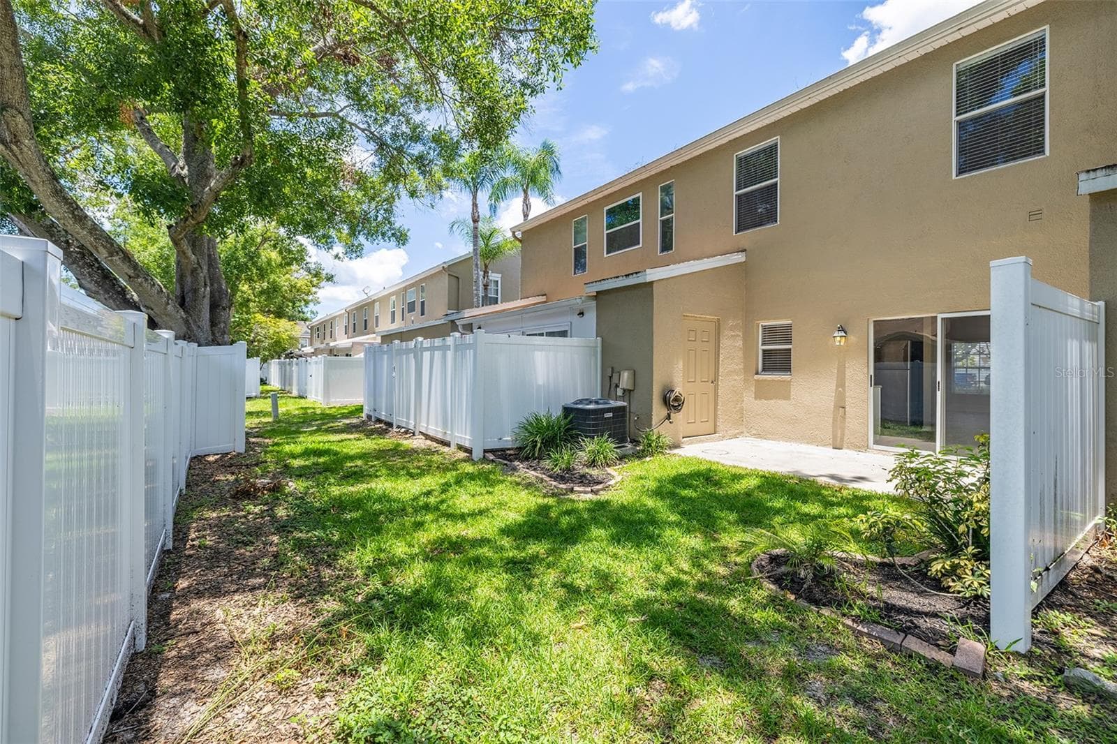 Townhouse at 4310 FINCASTLE CT, TAMPA, photo 32 of 49