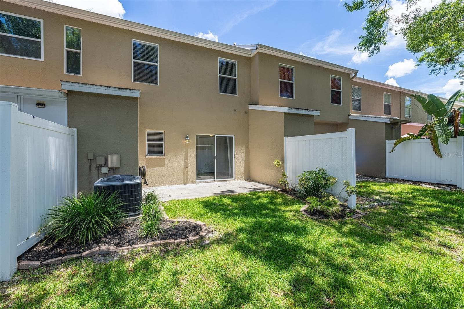 Townhouse at 4310 FINCASTLE CT, TAMPA, photo 33 of 49