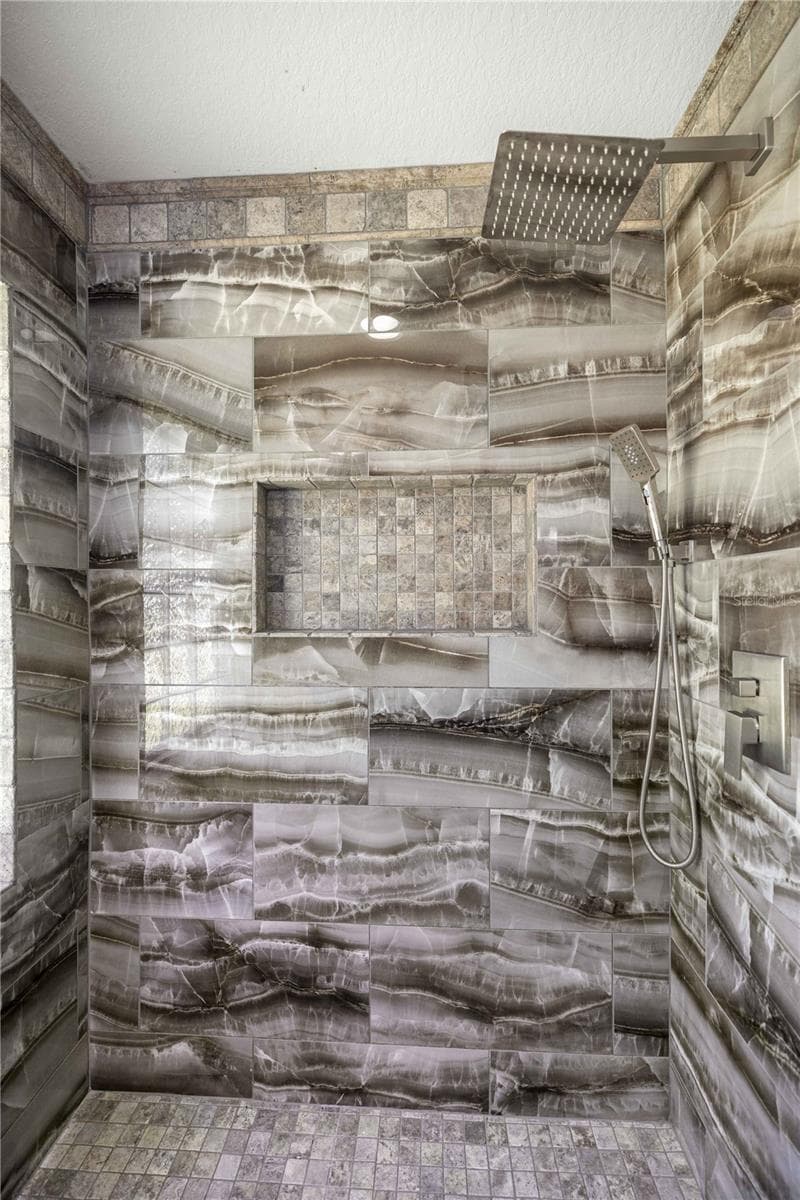 Primary Shower - 7411 SW 128TH ST, OCALA