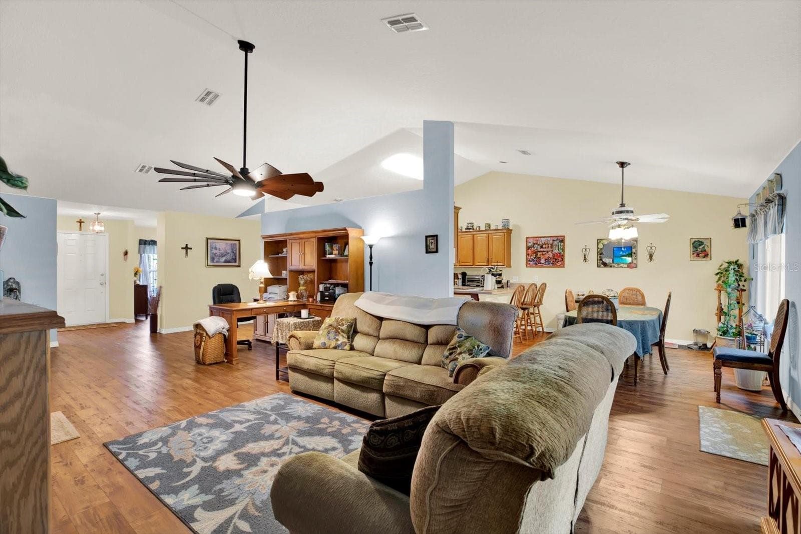 Single Family Residence at 9086 MANCHESTER ST, SPRING HILL, photo 8 of 35