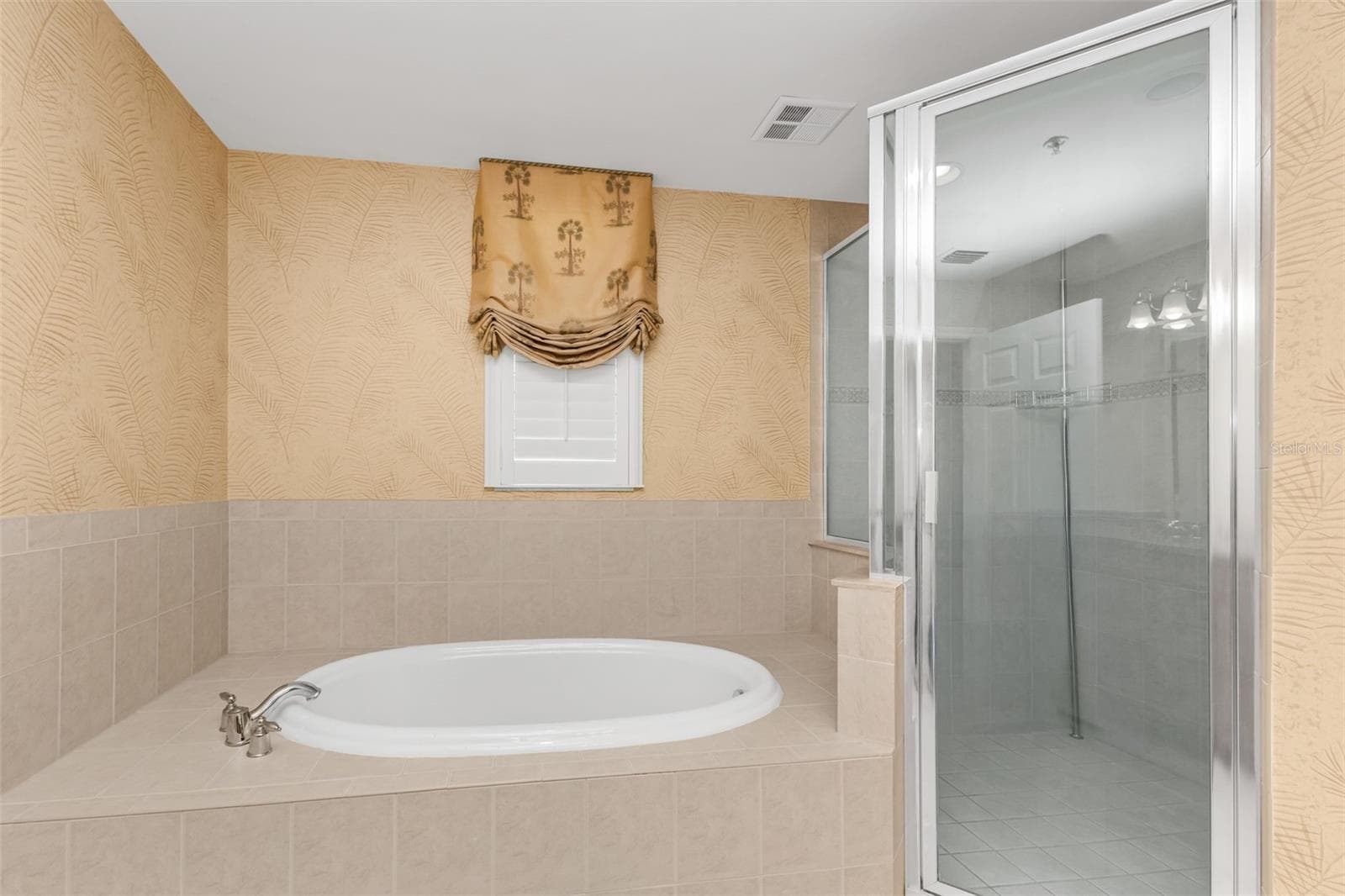 Condominium at 3340 WOOD THRUSH DR #241, PUNTA GORDA, photo 15 of 74