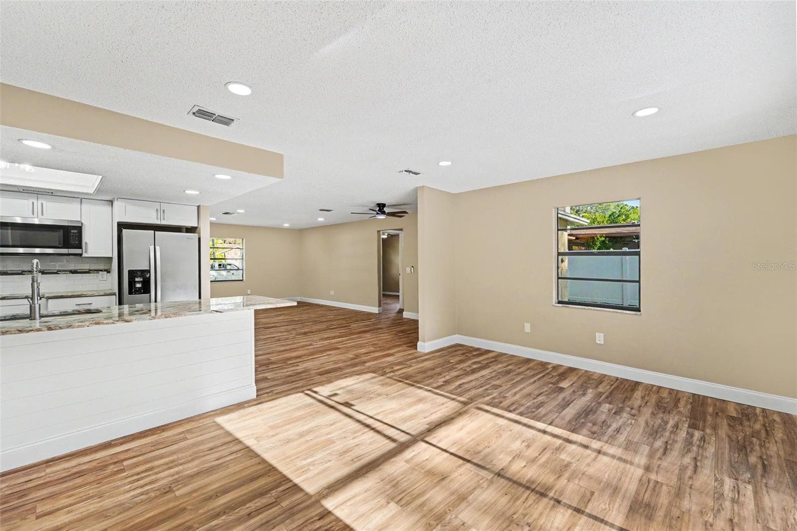 Single Family Residence at 1364 DILL AVE, SPRING HILL, photo 8 of 24