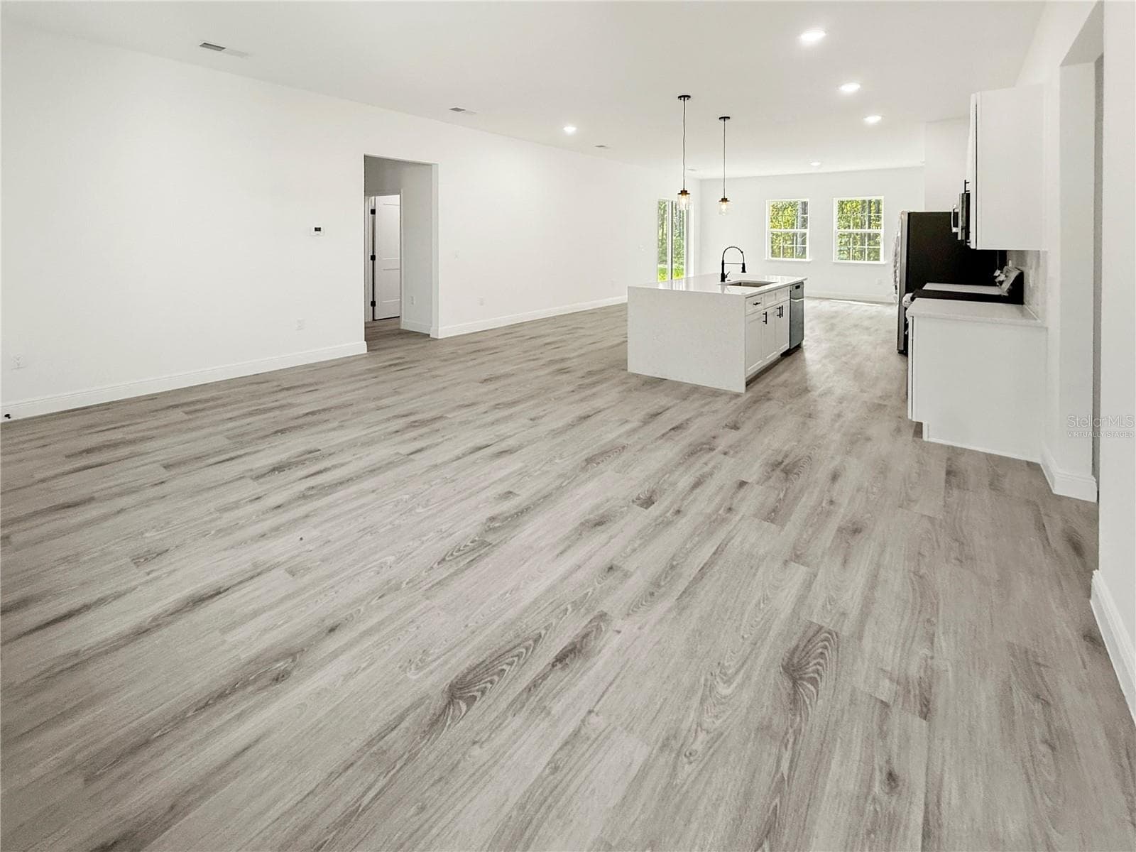 Virtually Staged - 16158 SW 19TH AVENUE RD, OCALA