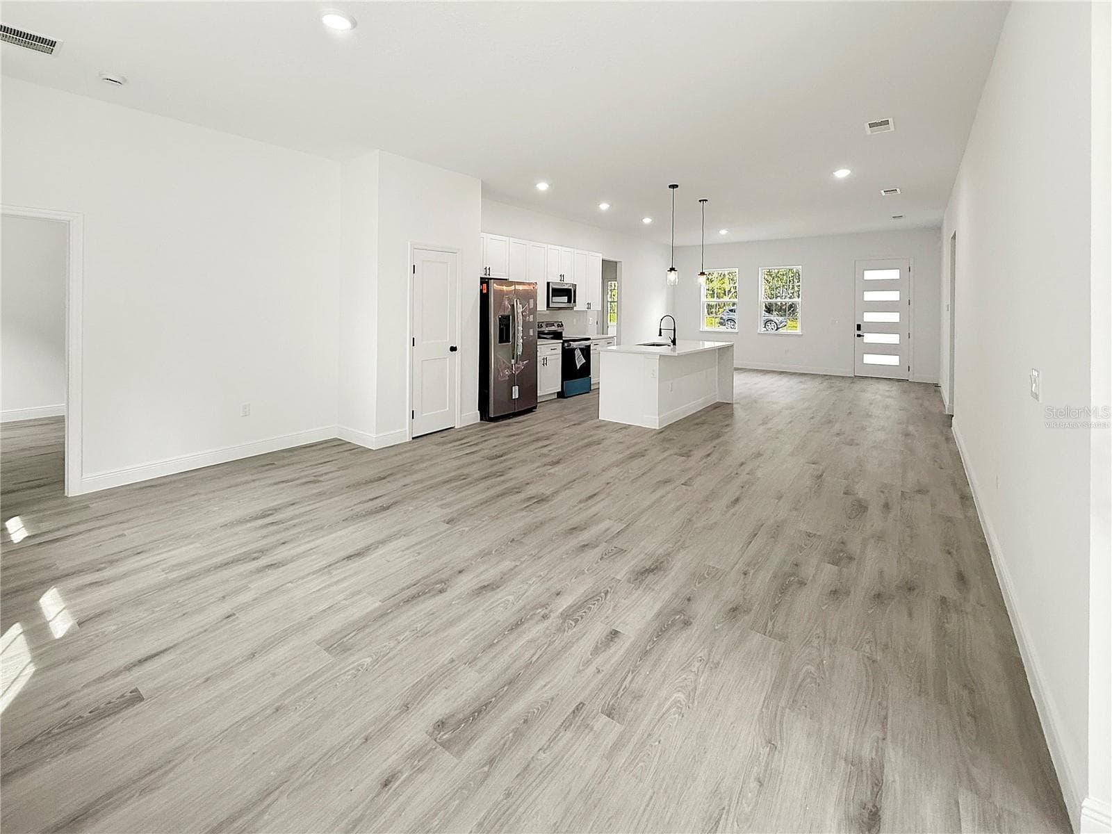 Virtually Staged - 16158 SW 19TH AVENUE RD, OCALA