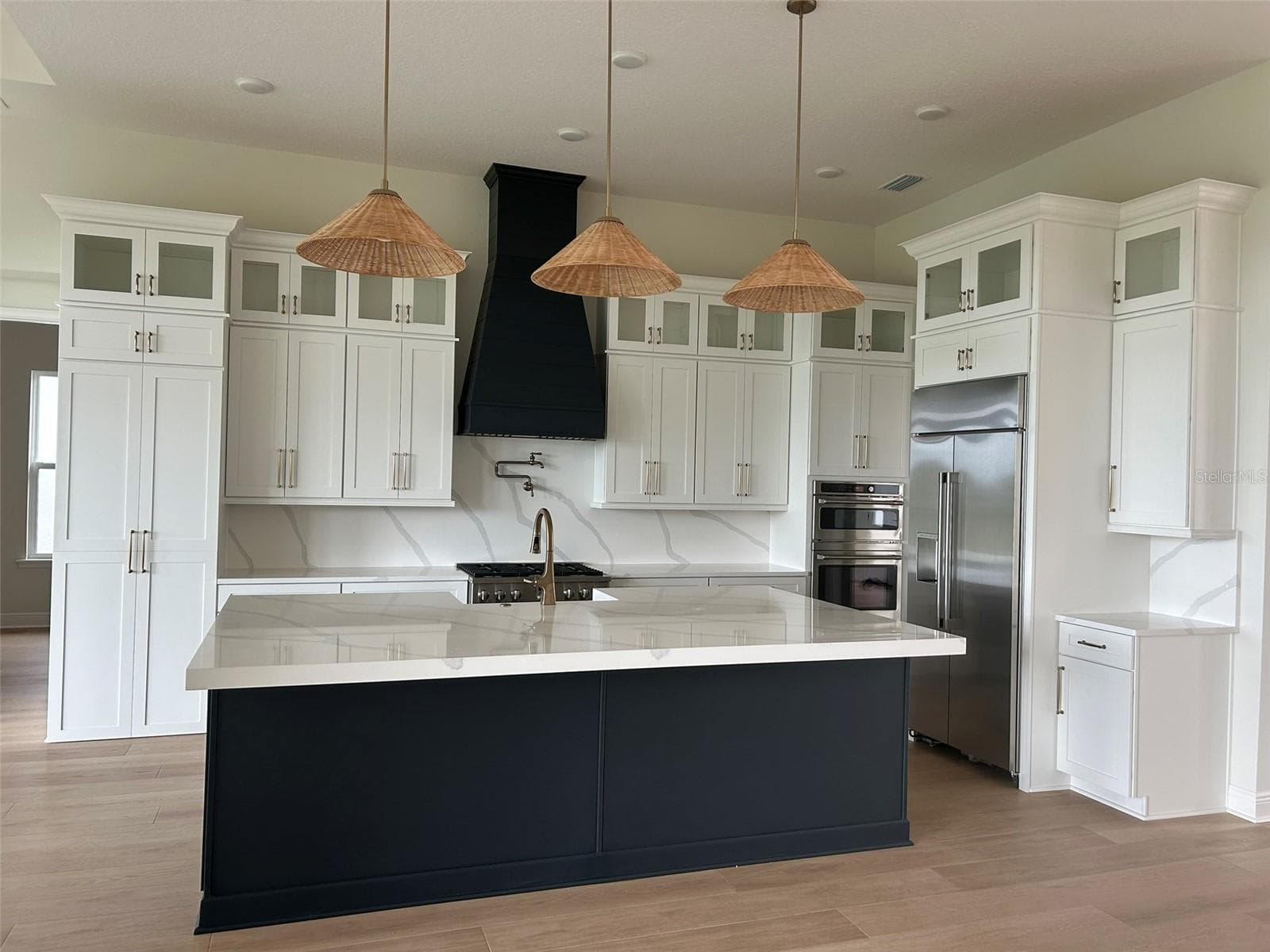 Single Family Residence at 17483 MONTGOMERY CT, VENICE, photo 5 of 17