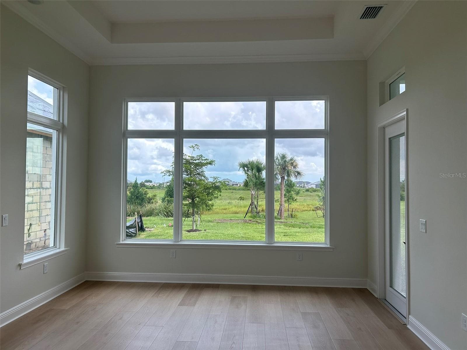 Single Family Residence at 17483 MONTGOMERY CT, VENICE, photo 8 of 17