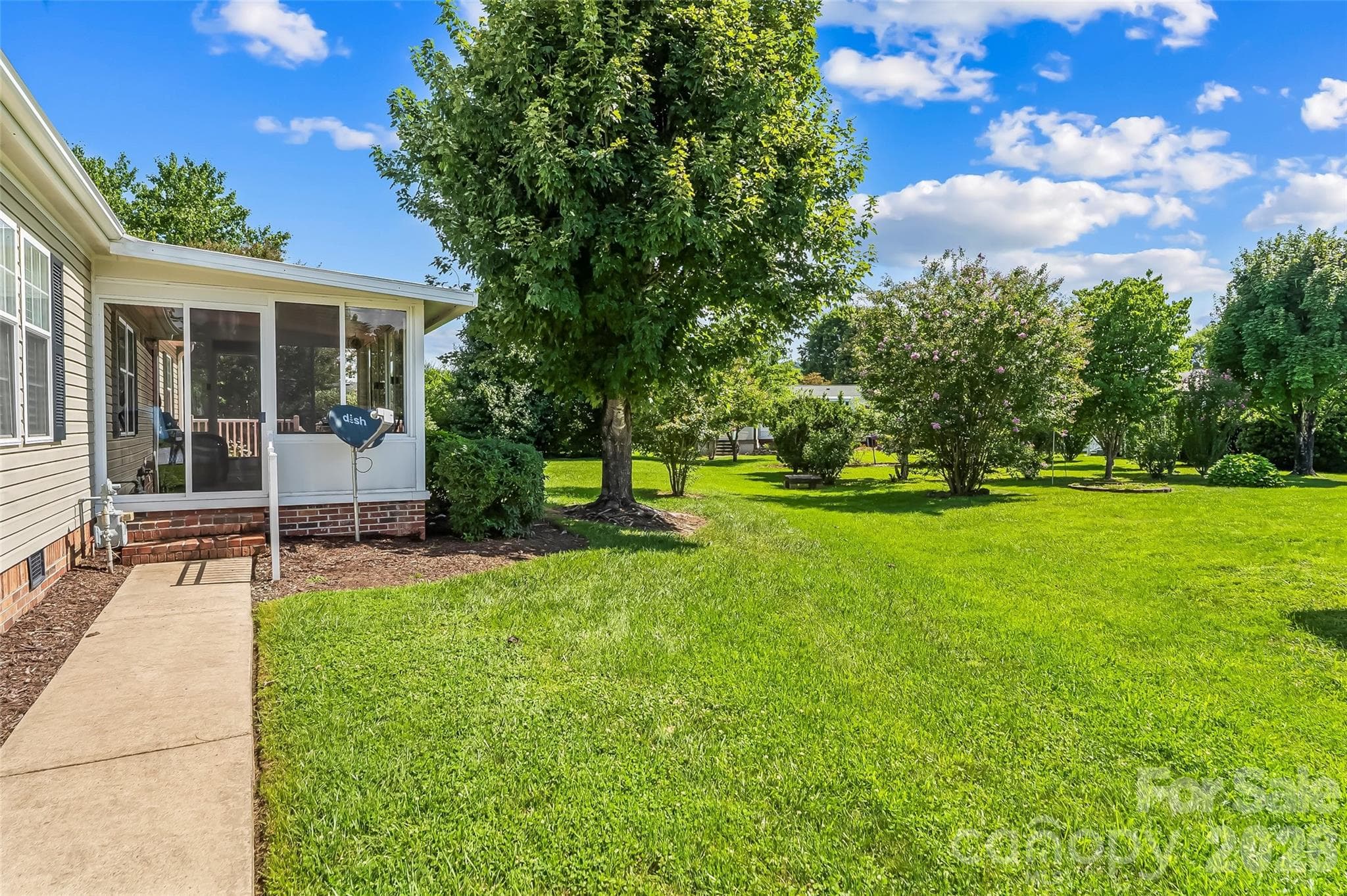 Single Family Residence at 208 Red Birch Court, Hendersonville, photo 18 of 25