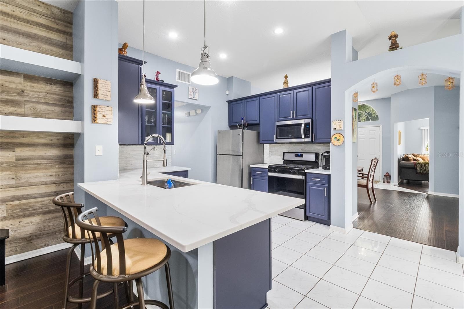Single Family Residence at 1622 HULETT DR, BRANDON, photo 12 of 37
