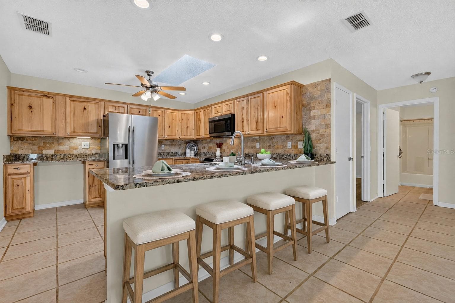 Villa at 483 HILDALGO DR, THE VILLAGES, photo 12 of 29