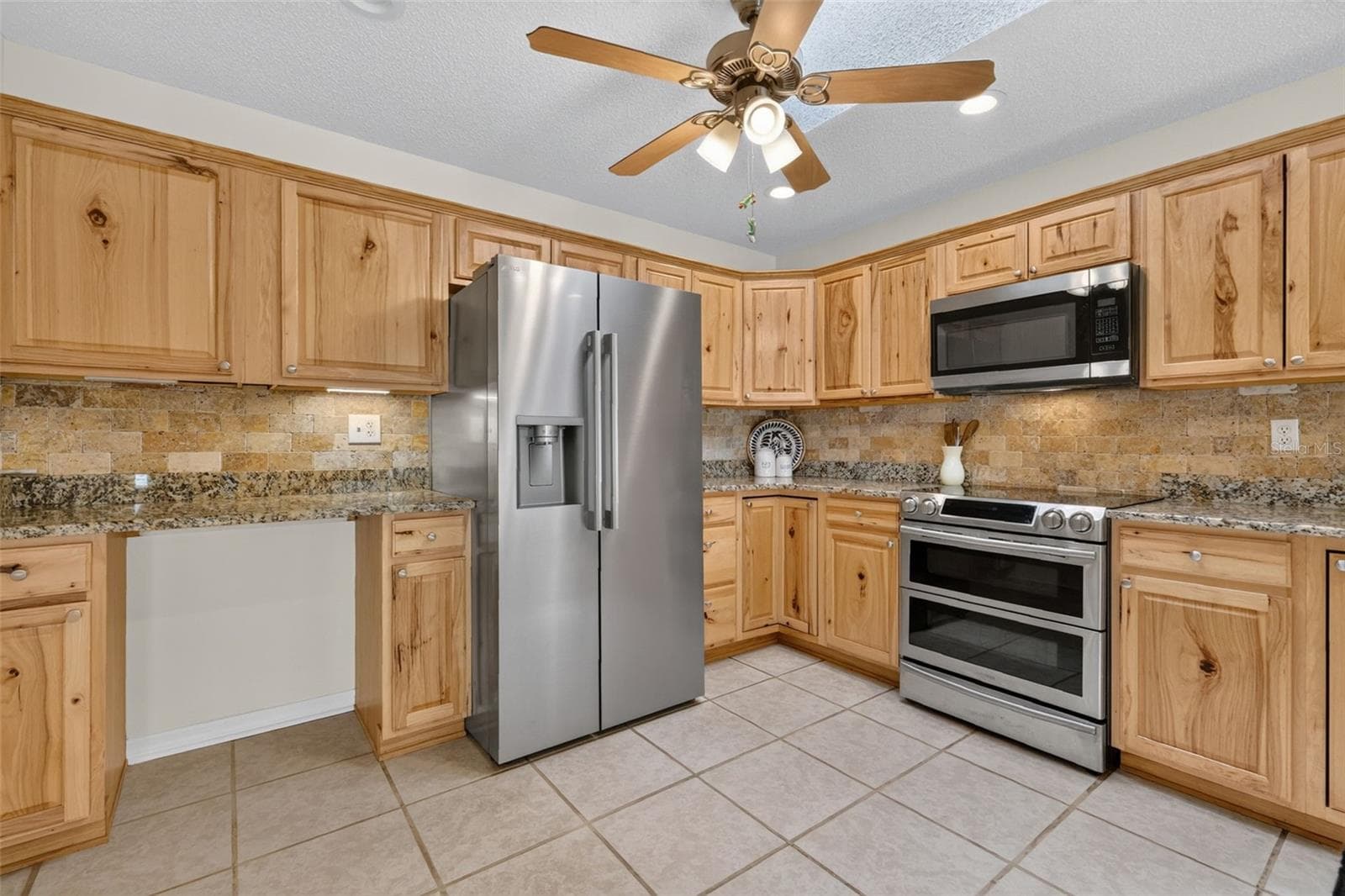 Villa at 483 HILDALGO DR, THE VILLAGES, photo 13 of 29