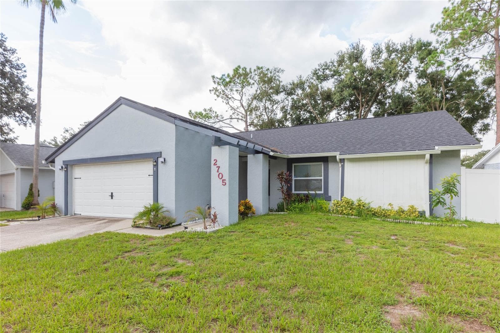 Single Family Residence at 2705 LAKEVILLE DR, TAMPA, photo 2 of 37