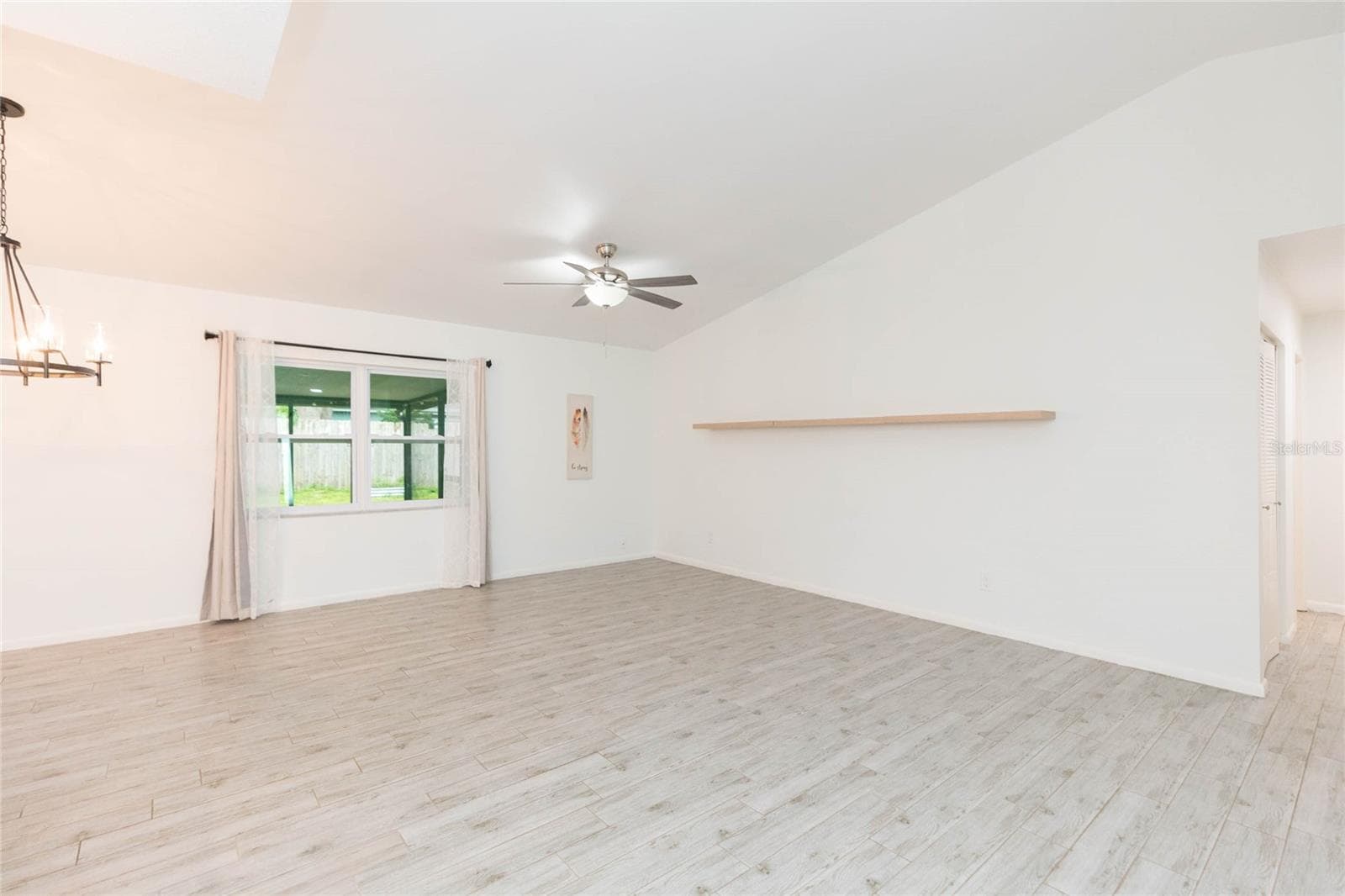 Single Family Residence at 2705 LAKEVILLE DR, TAMPA, photo 15 of 37