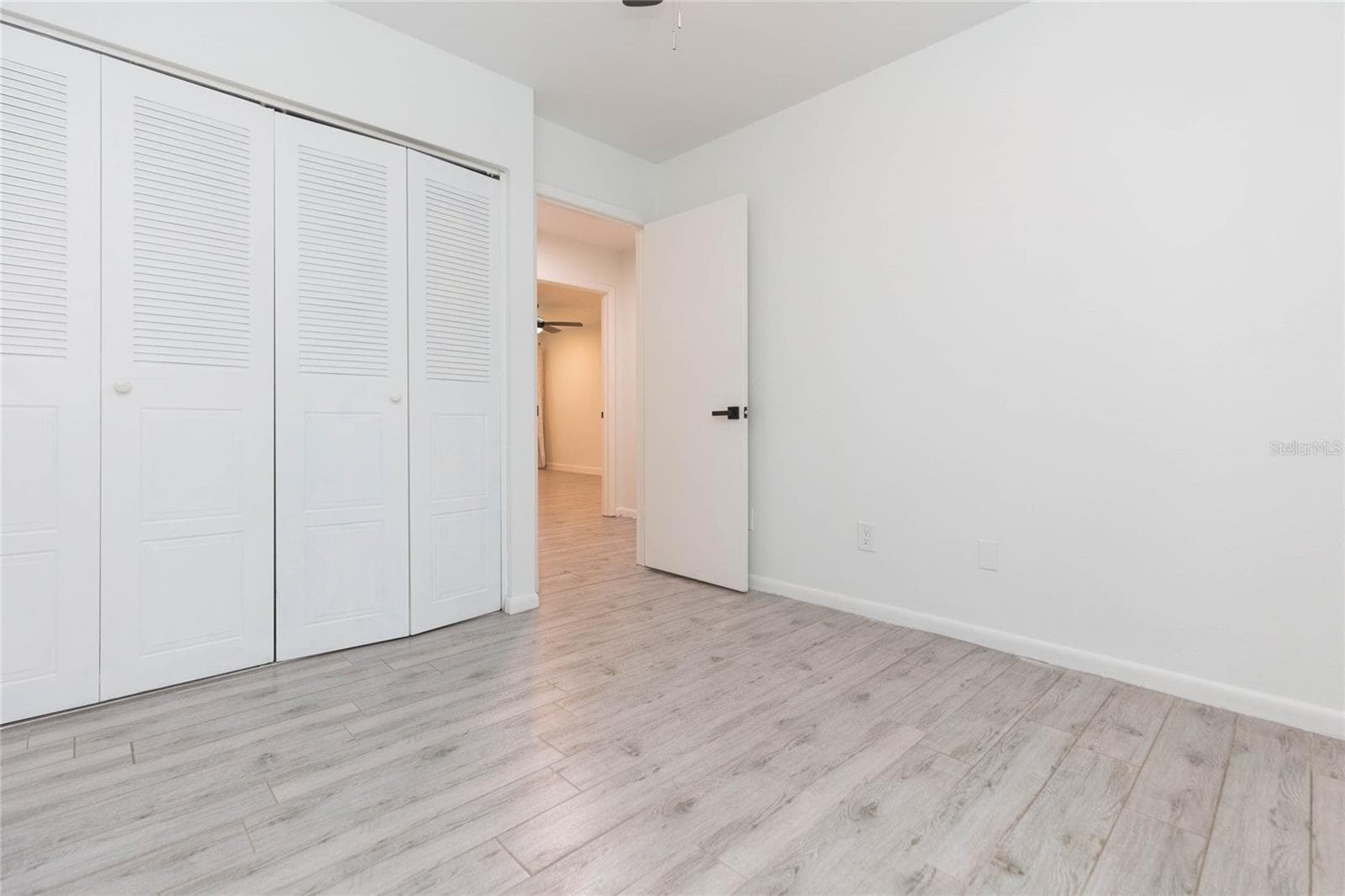 Extended closets occupy a full wall - 2705 LAKEVILLE DR, TAMPA