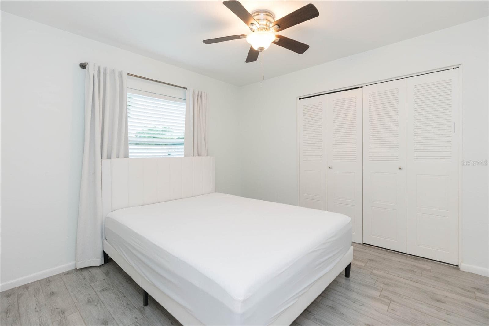 Bedroom #2 with double closets - 2705 LAKEVILLE DR, TAMPA