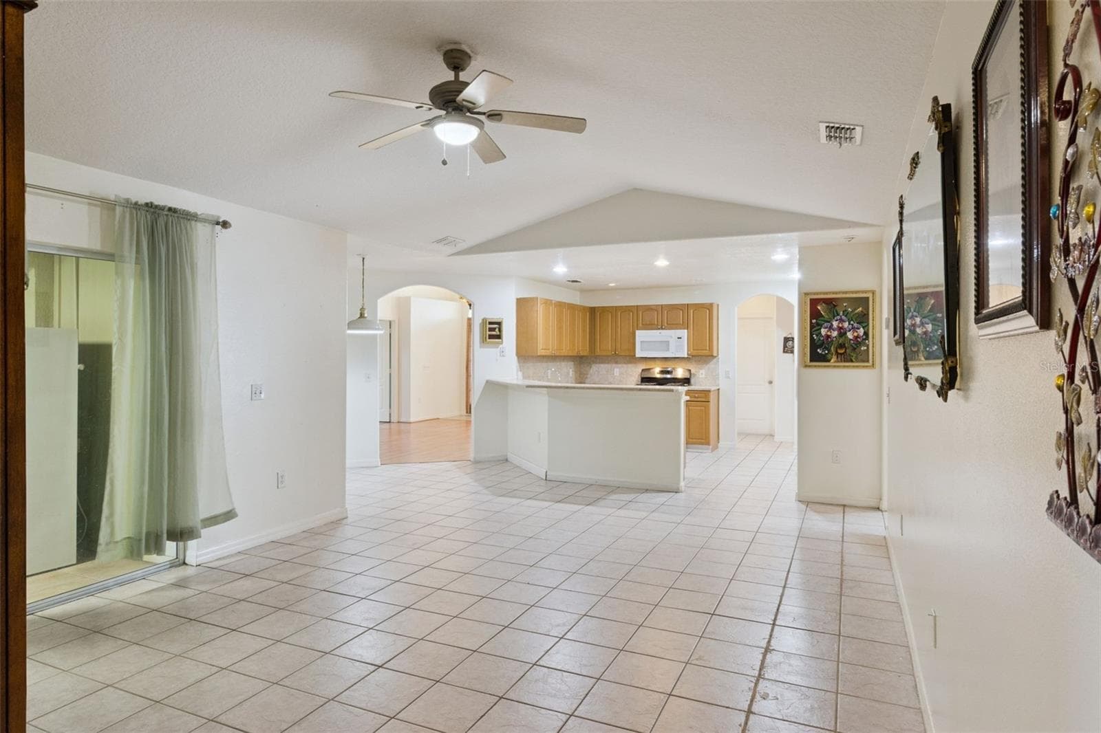 Single Family Residence at 236 DOLCETTO DR, DAVENPORT, photo 11 of 36