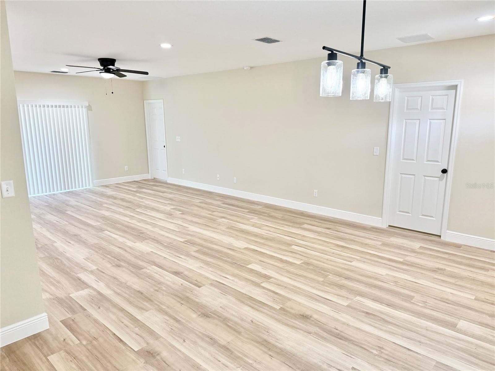 Single Family Residence at 17229 SW 42ND TER, OCALA, photo 9 of 49