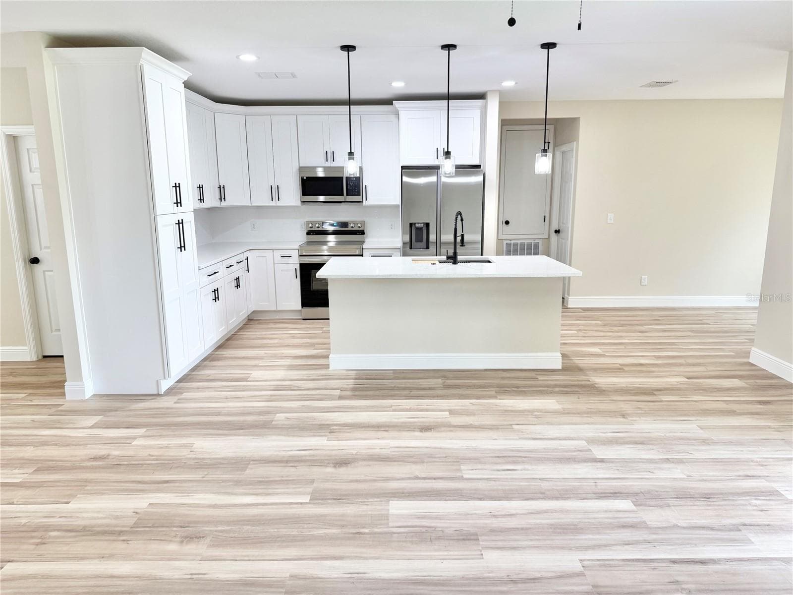 Single Family Residence at 17229 SW 42ND TER, OCALA, photo 11 of 49