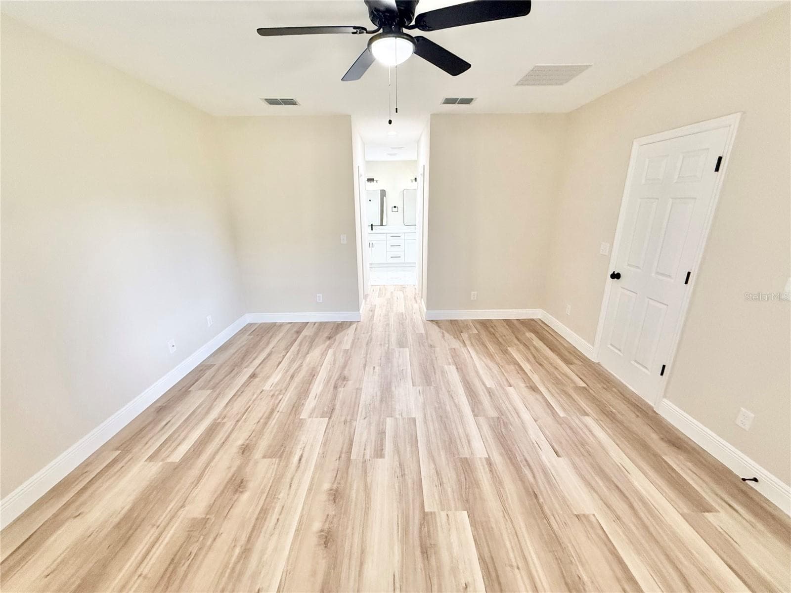 Master Suite - 17229 SW 42ND TER, OCALA