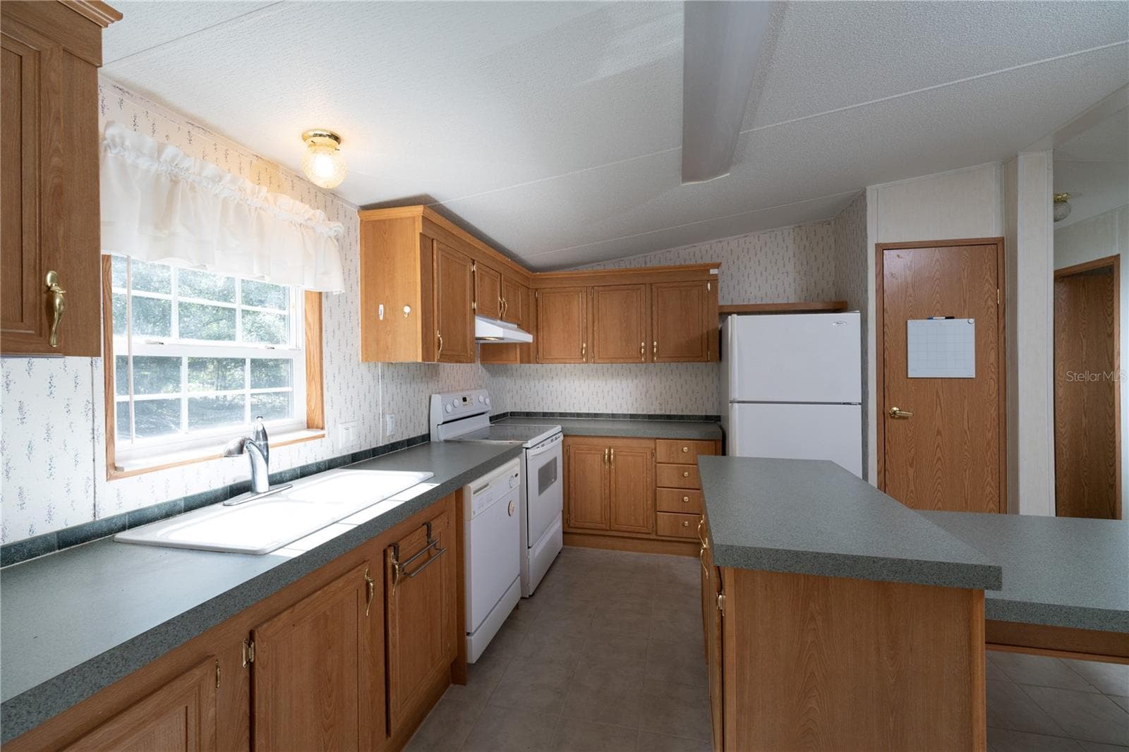Kitchen - 11934 CR 656H, WEBSTER