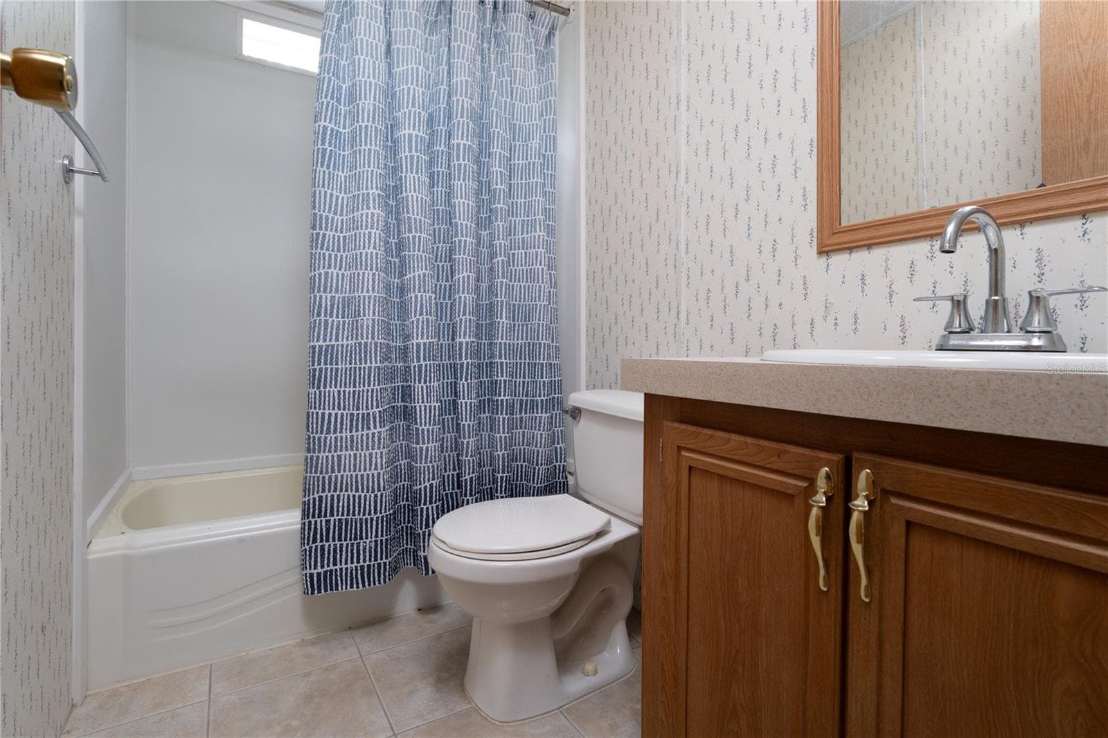 Secondary Bath - 11934 CR 656H, WEBSTER