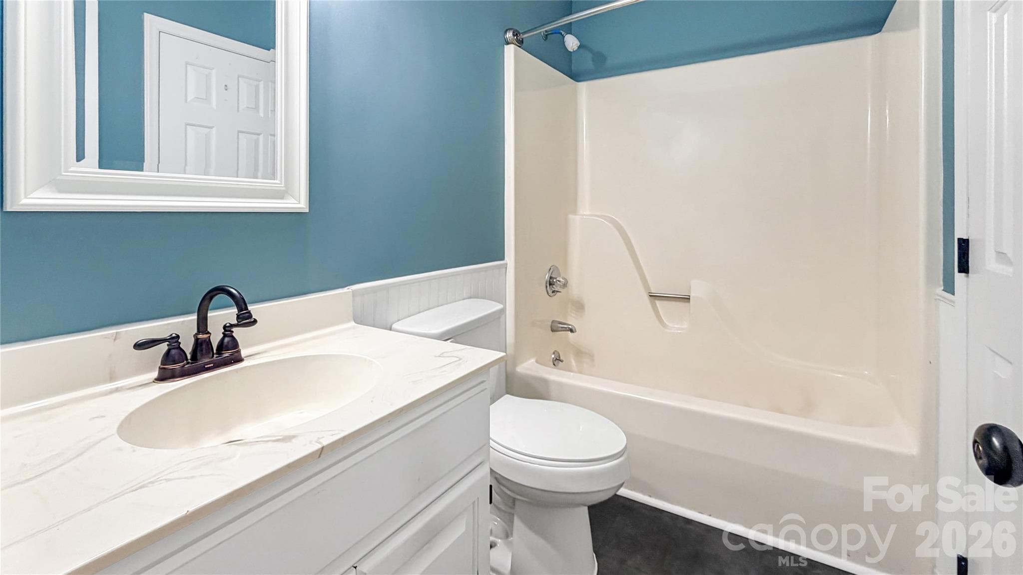 Single Family Residence at 16539 Grapperhall Drive, Huntersville, photo 7 of 19