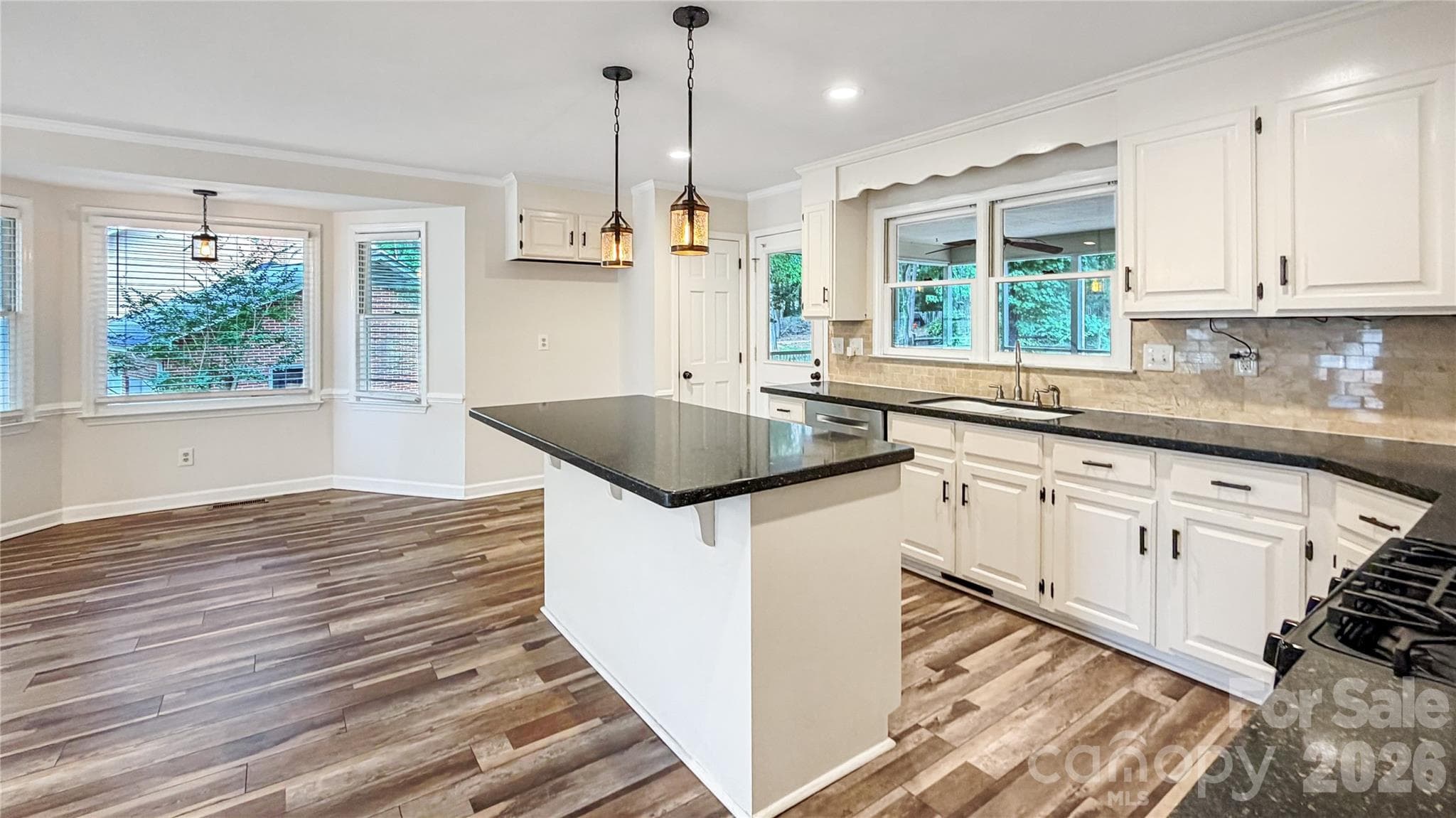 Single Family Residence at 16539 Grapperhall Drive, Huntersville, photo 10 of 19