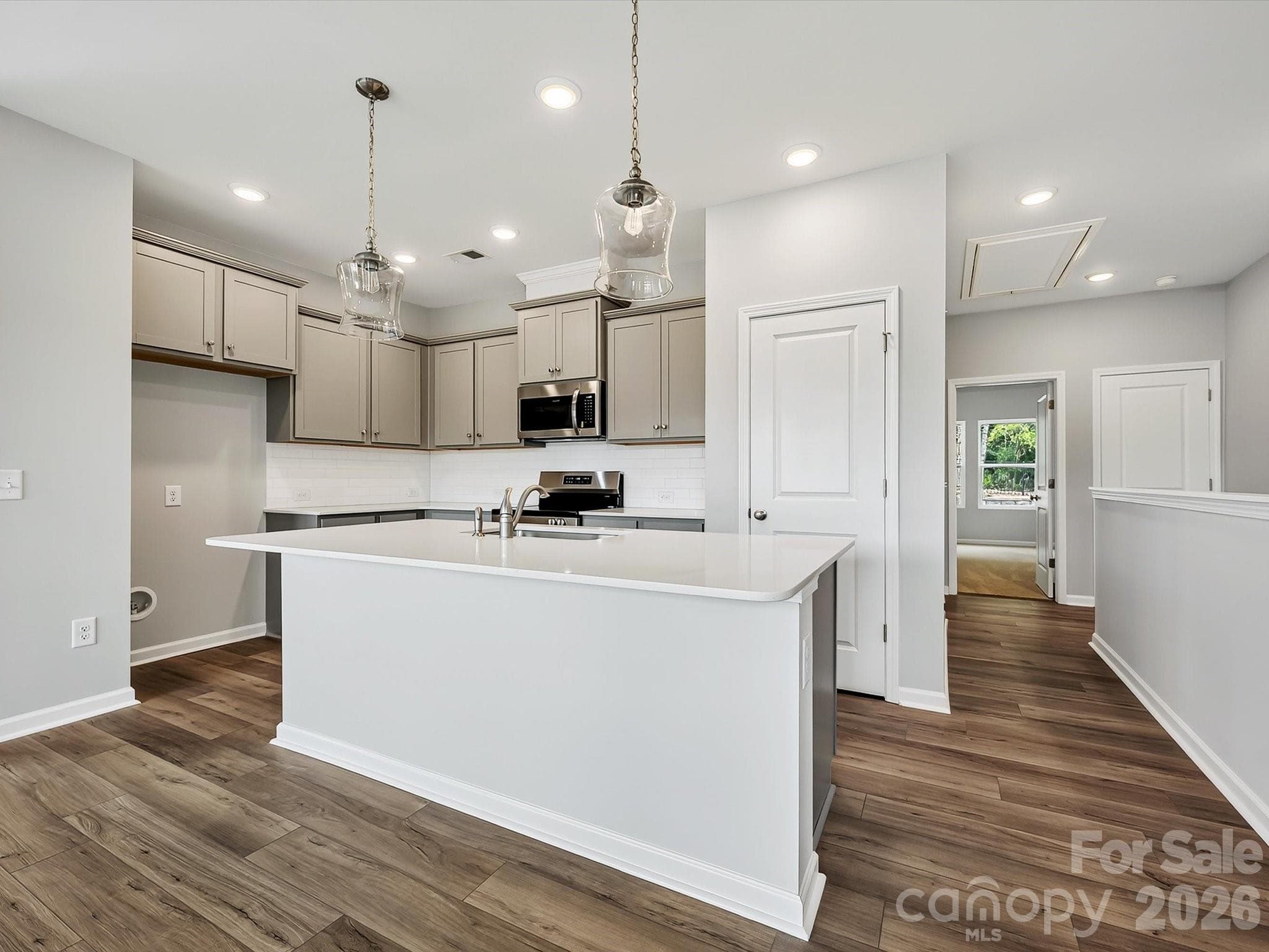 Large Island perfect for Cooking and Hosting - Charlotte