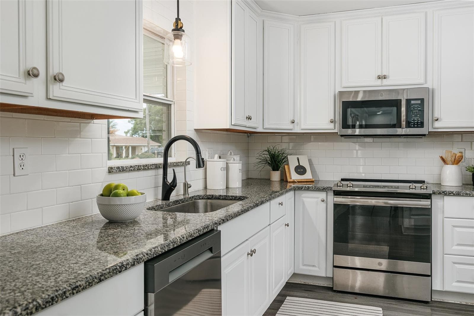 Single Family Residence at 2925 E LAKE HARTRIDGE DR, WINTER HAVEN, photo 14 of 57