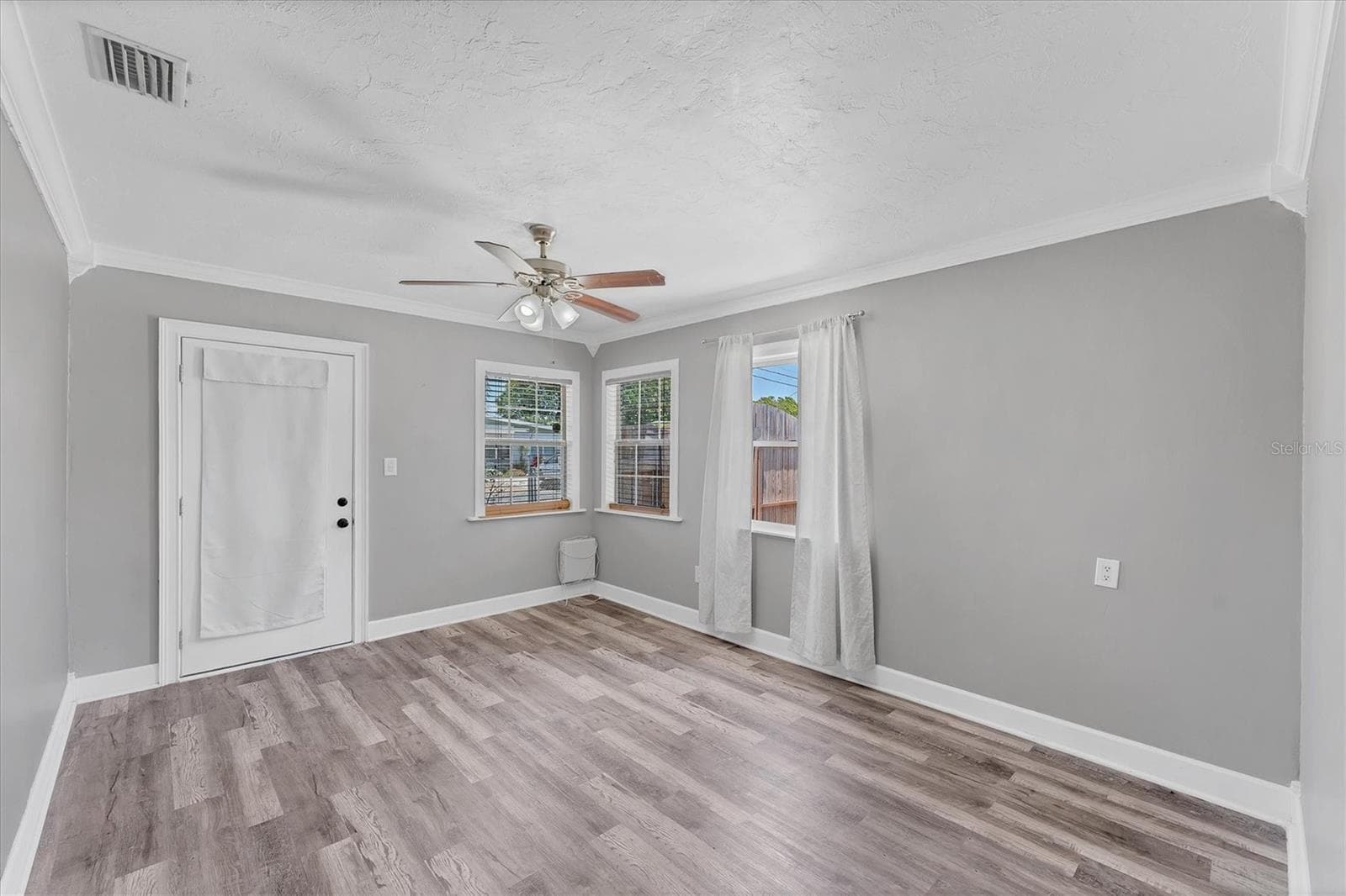 Single Family Residence at 513 25TH AVE W, BRADENTON, photo 8 of 25