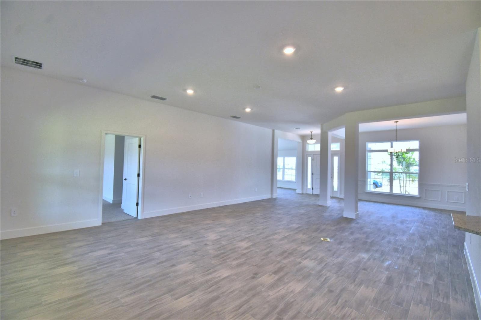 Single Family Residence at 5415 WATERSIDE DR, AUBURNDALE, photo 7 of 58