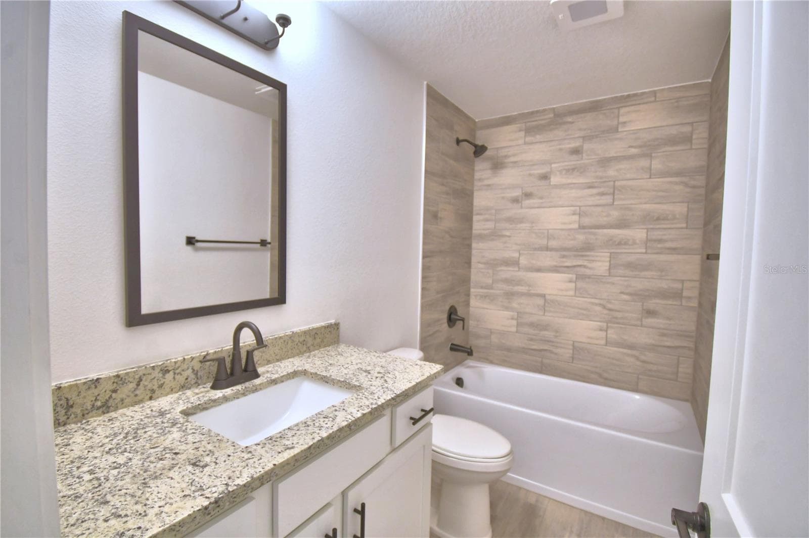 Single Family Residence at 5415 WATERSIDE DR, AUBURNDALE, photo 15 of 58
