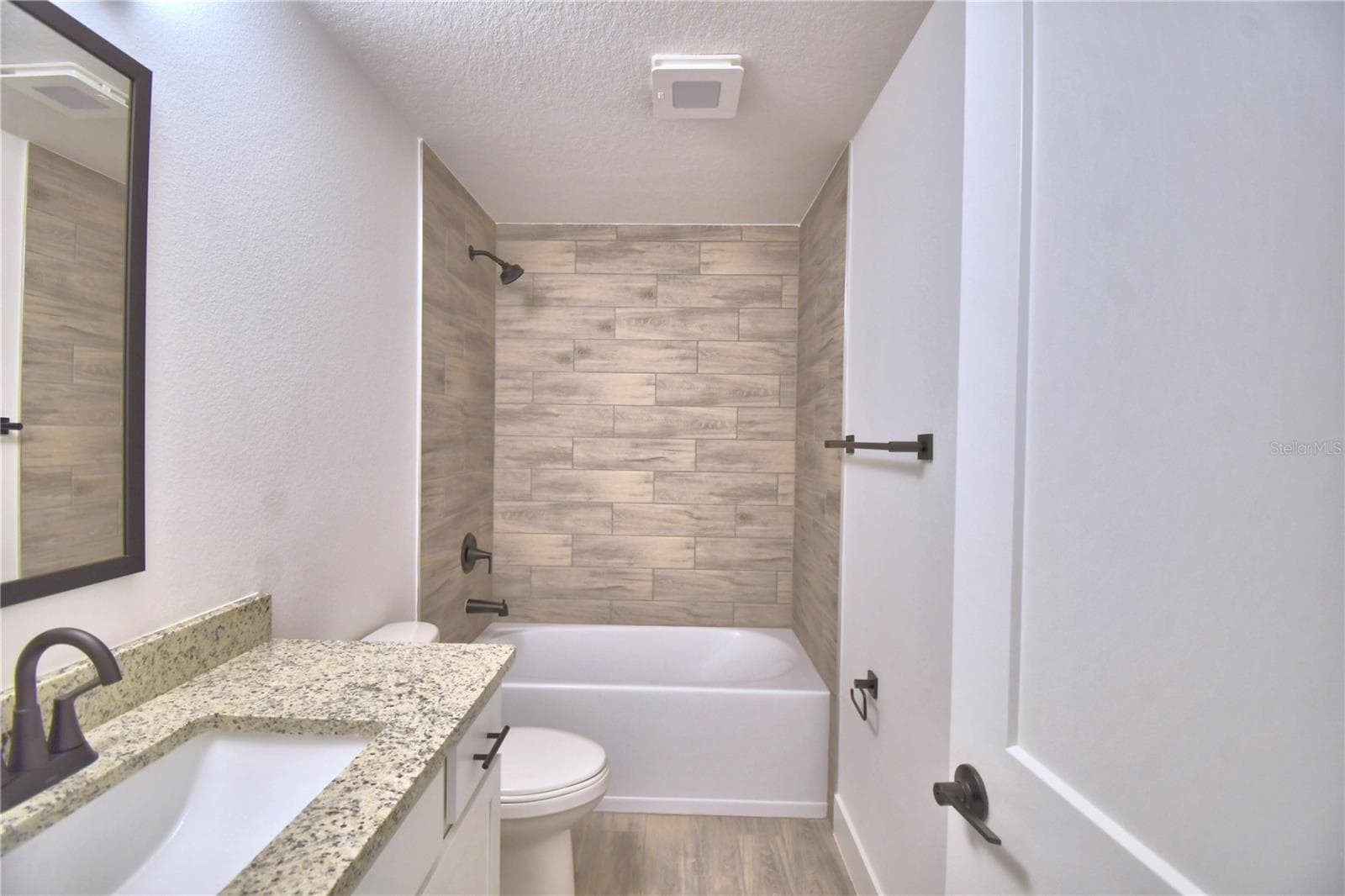 Single Family Residence at 5415 WATERSIDE DR, AUBURNDALE, photo 16 of 58