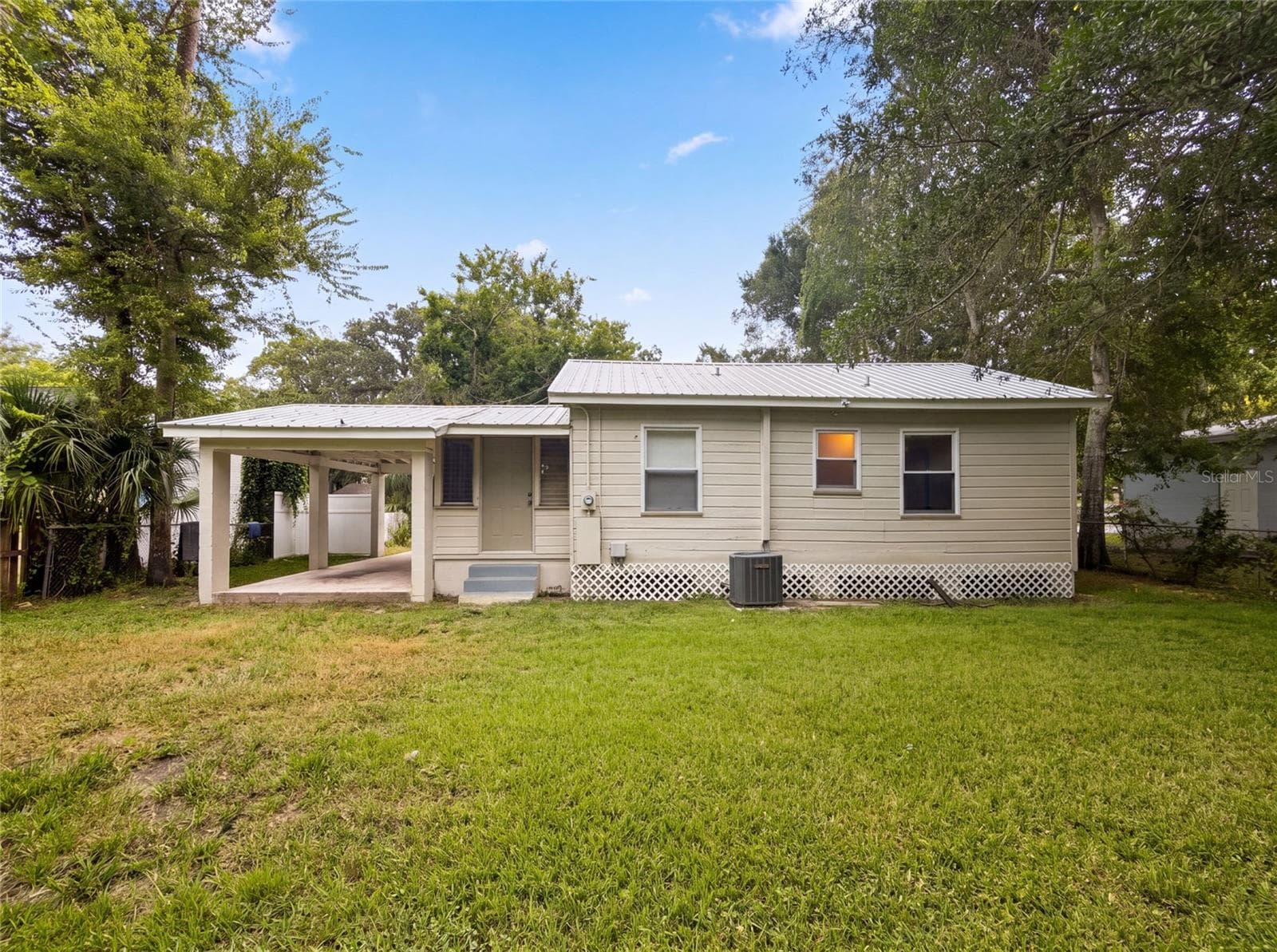 Single Family Residence at 706 FLANDERS AVE, DAYTONA BEACH, photo 5 of 19