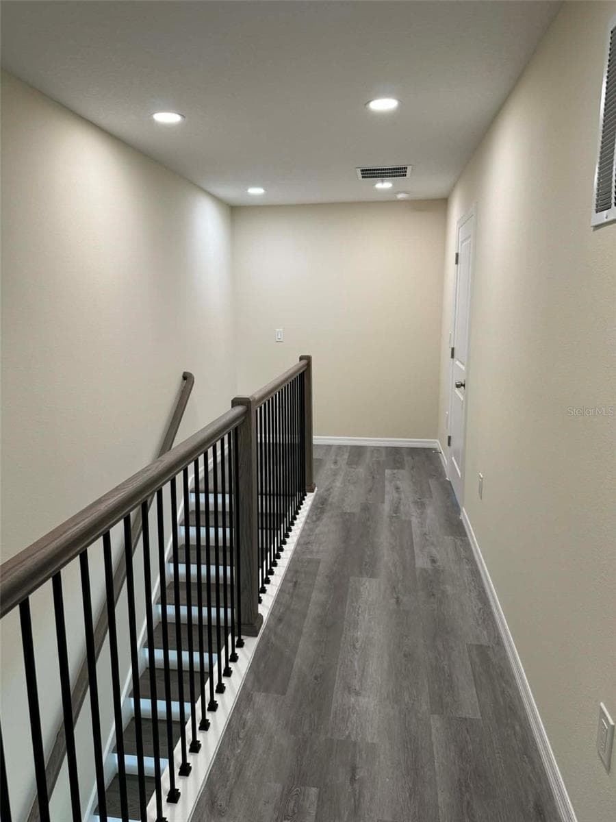 2nd Floor Hallway - 4344 CAMBIO GARDENS CT, TAMPA