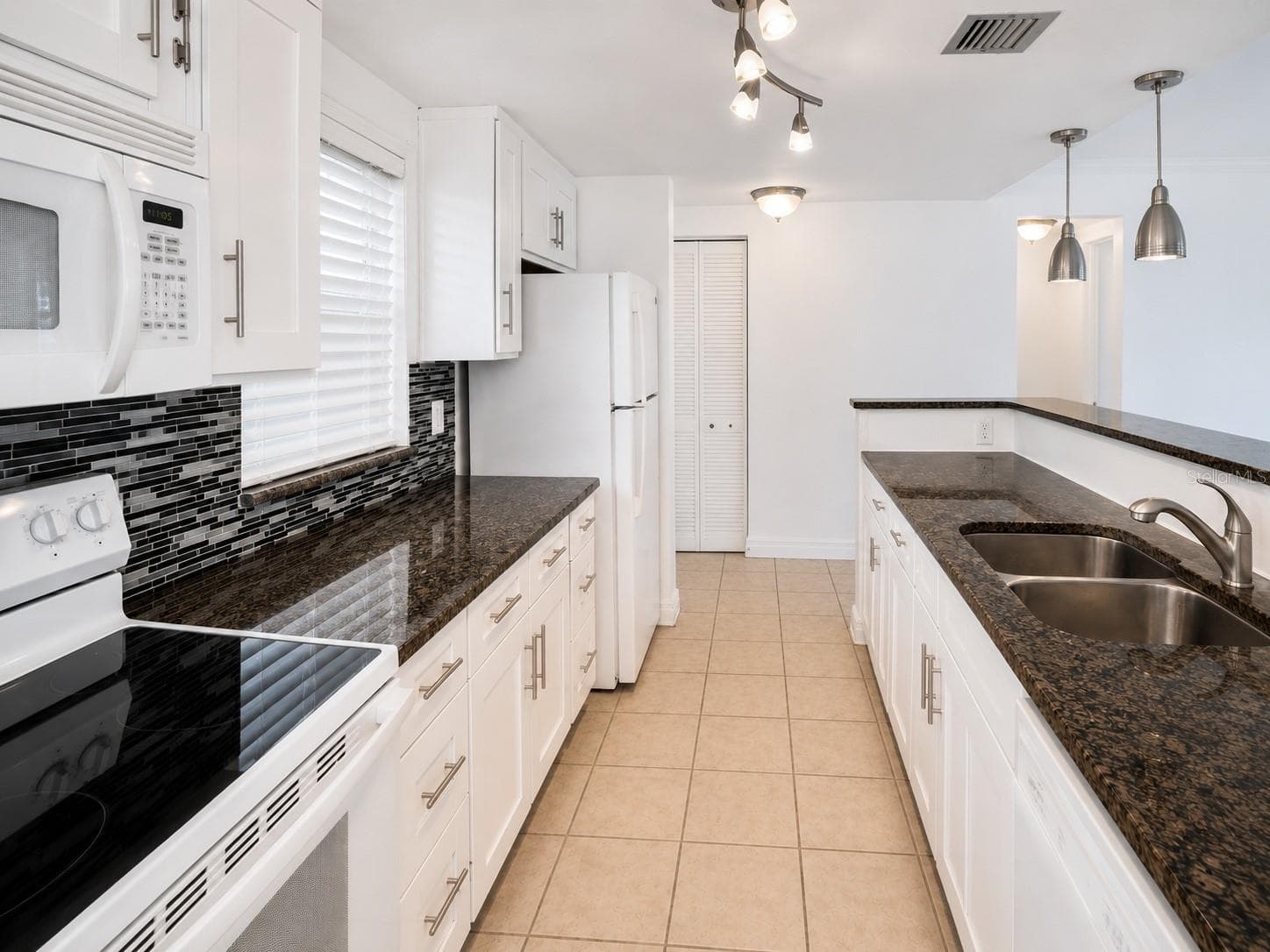 Condominium at 464 N PAULA DR #115, DUNEDIN, photo 4 of 28