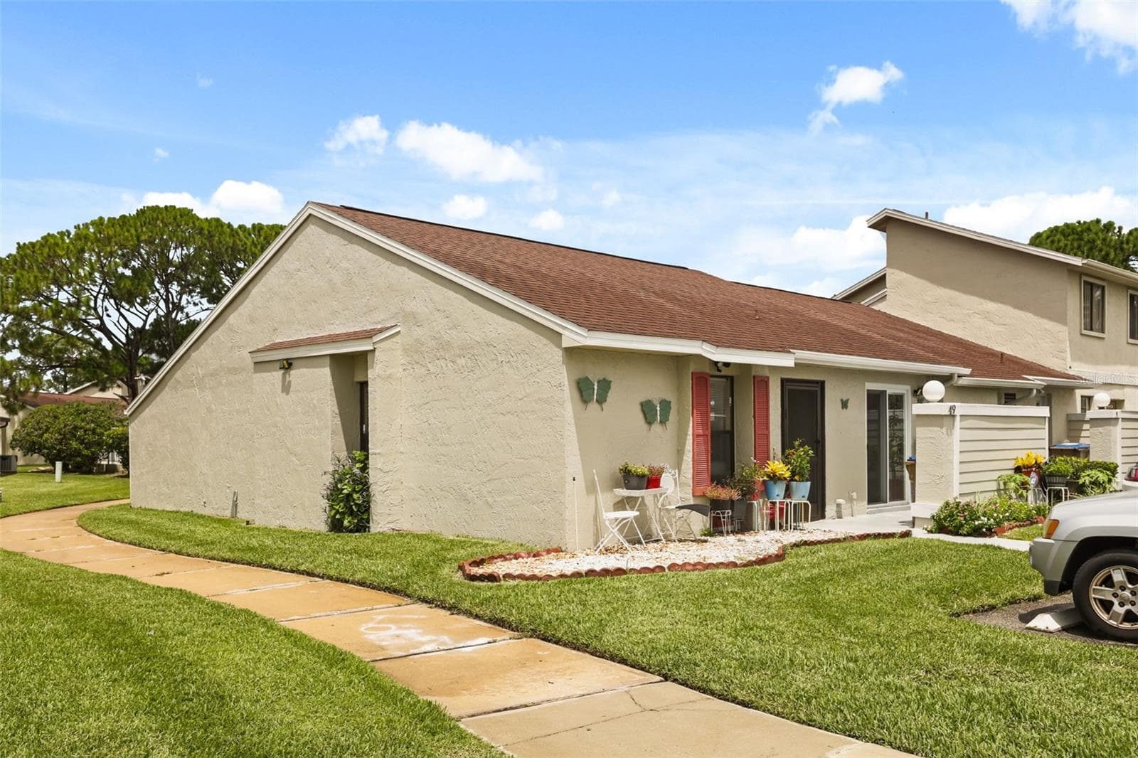 Front side of the house - 49 PINE ISLAND CIR, KISSIMMEE
