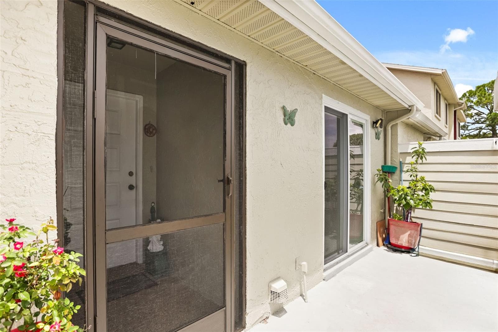 Entrance and front proch - 49 PINE ISLAND CIR, KISSIMMEE