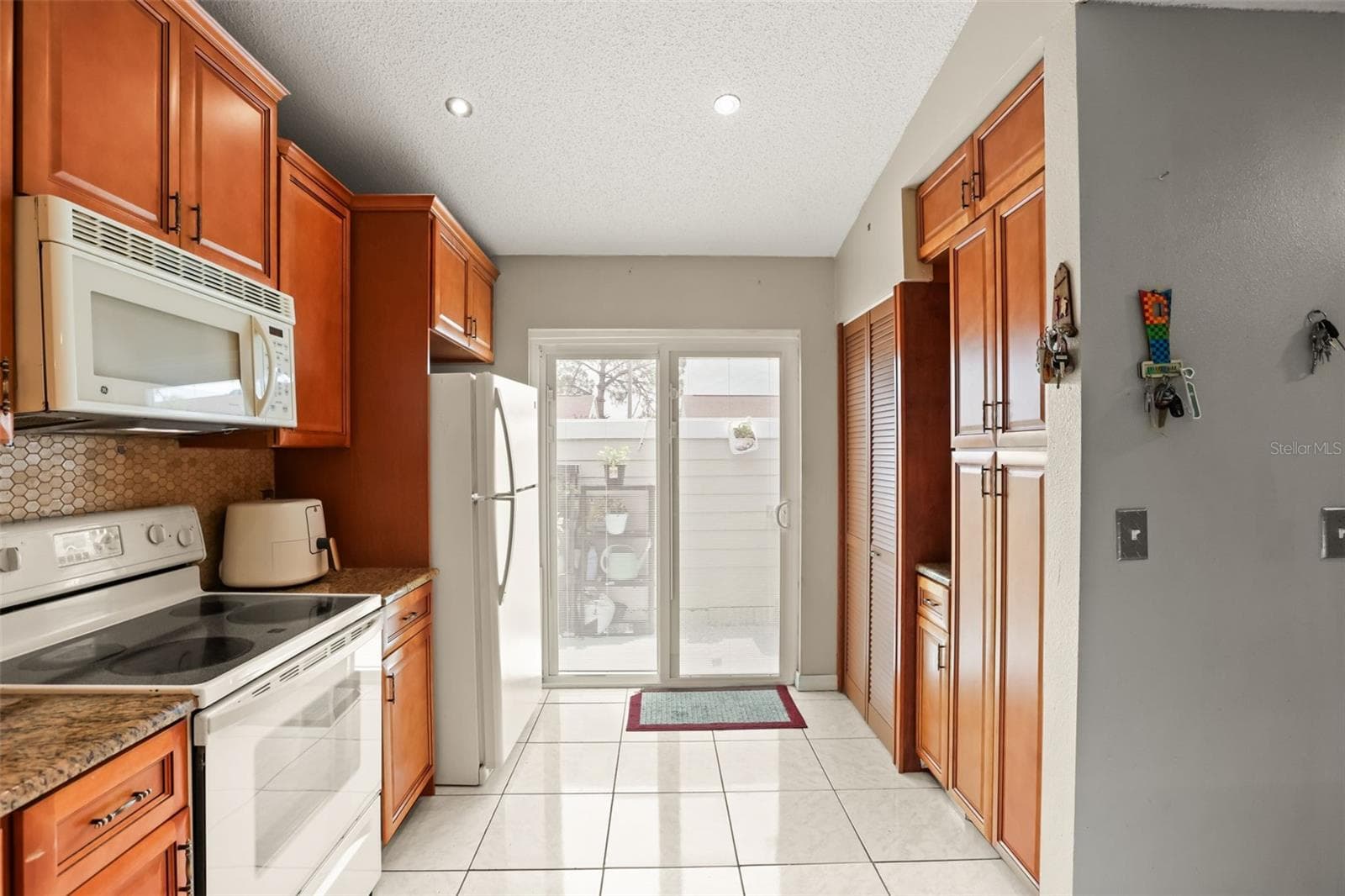 Kitchen - 49 PINE ISLAND CIR, KISSIMMEE