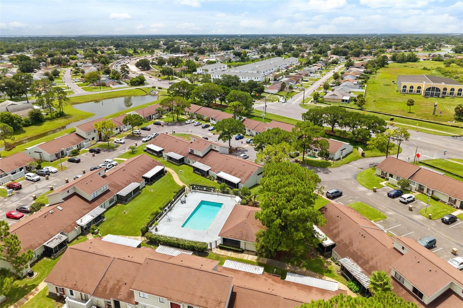 Community Pool - 49 PINE ISLAND CIR, KISSIMMEE