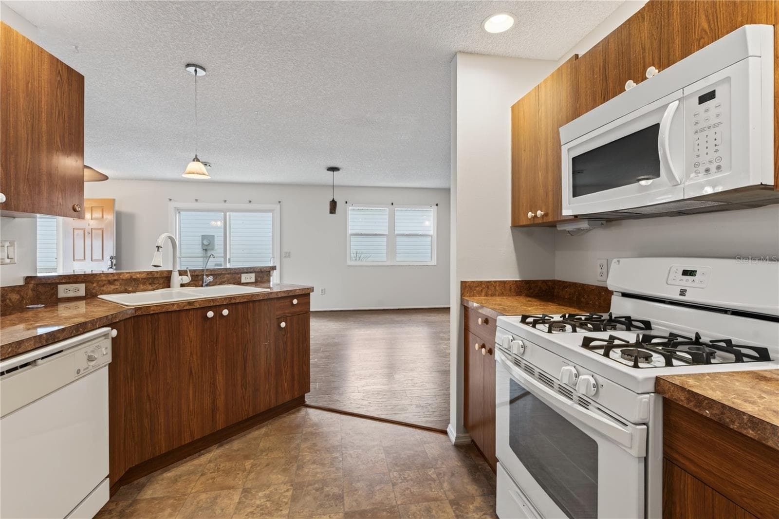 Kitchen - 16970 SE 94TH SUNNYBROOK CIR, THE VILLAGES