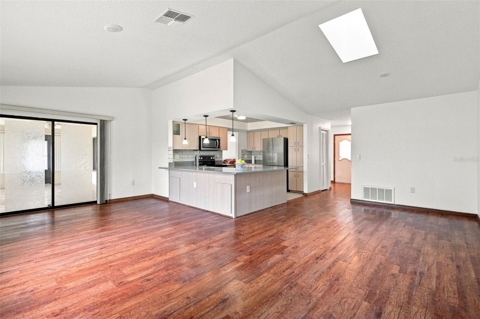 Single Family Residence at 10308 GIFFORD DR, SPRING HILL, photo 6 of 35