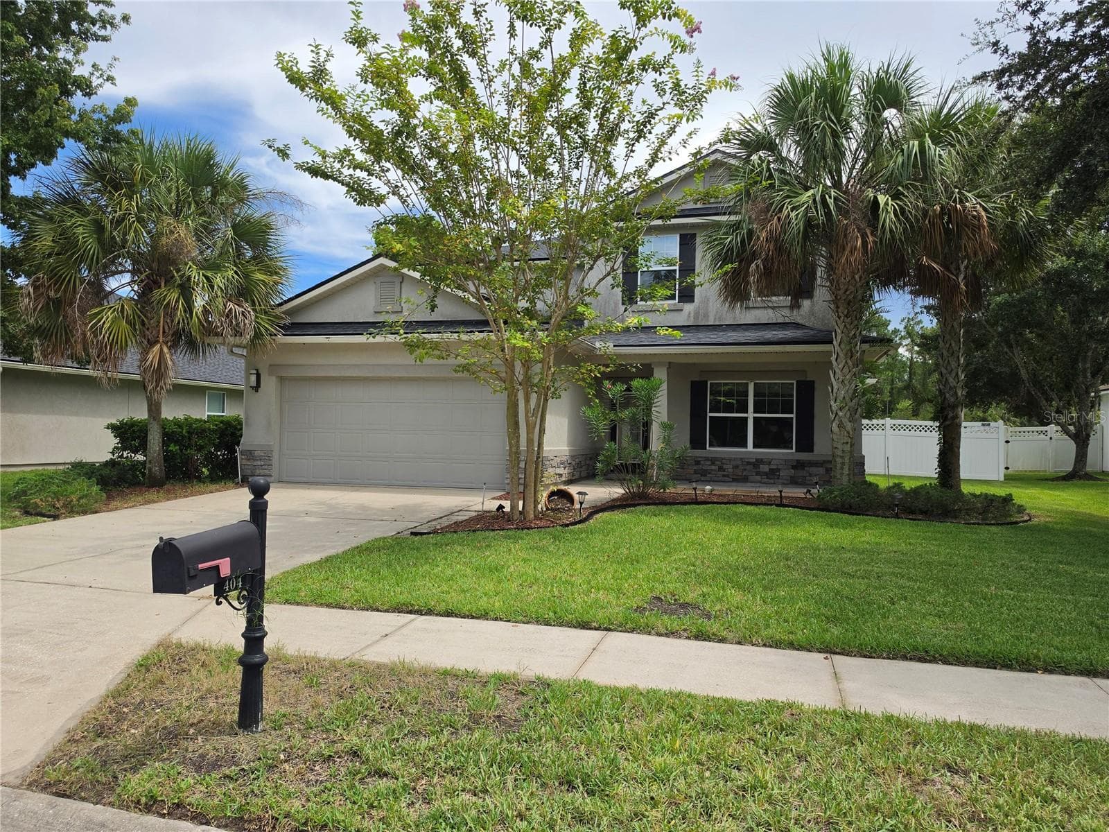 404 PAISLEY PL