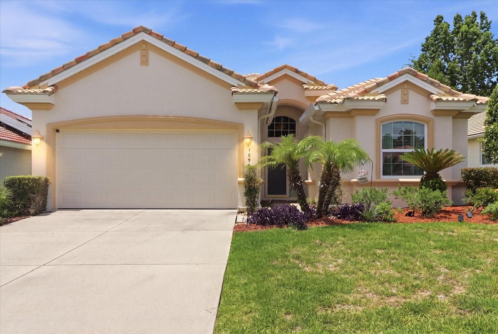 1096 W DIAMOND SHORE LOOP