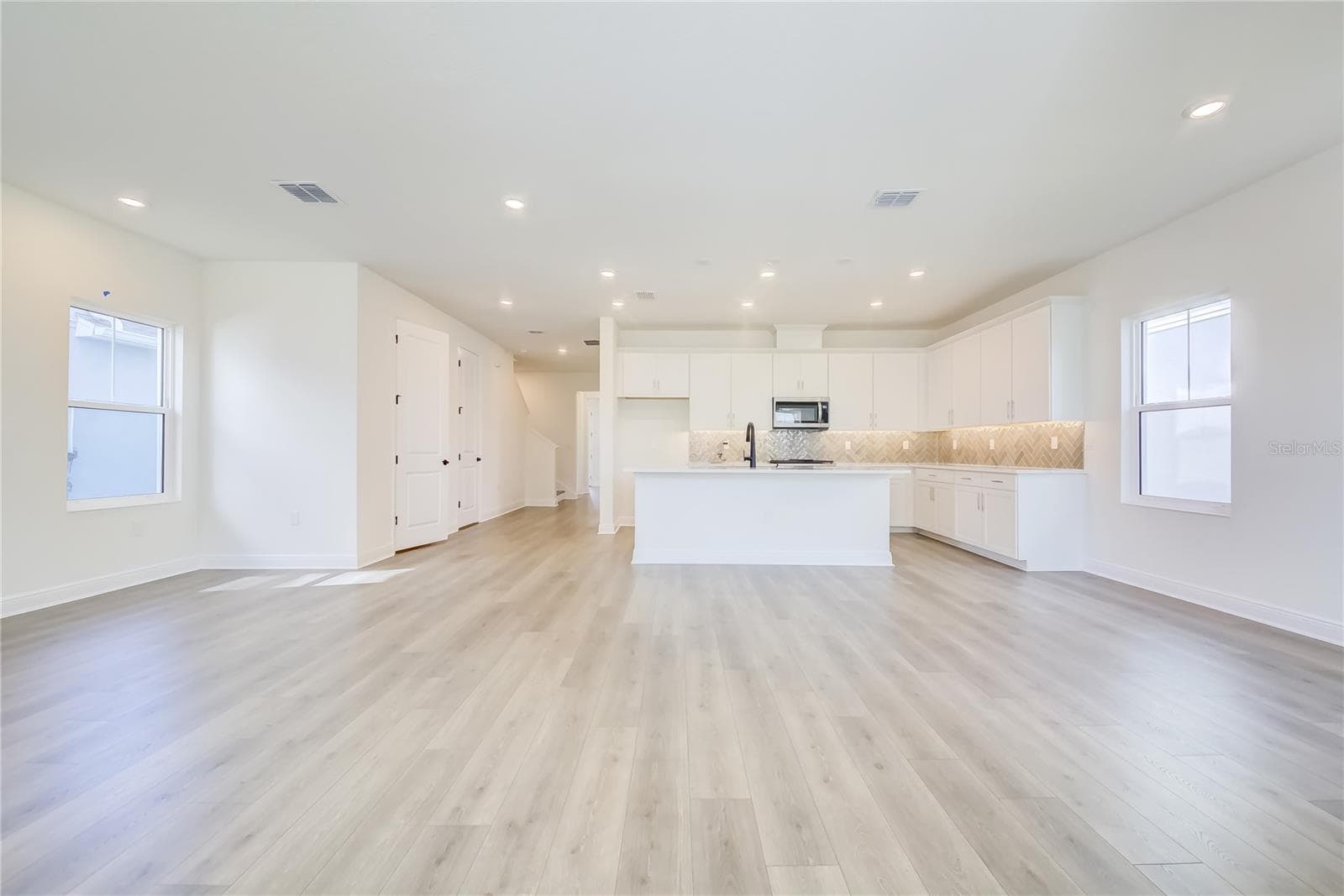Single Family Residence at 9116 WALCOTT LN, SARASOTA, photo 5 of 49