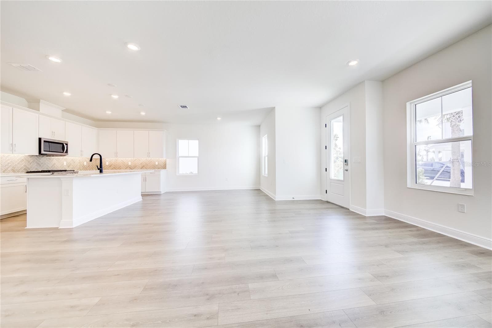 Single Family Residence at 9116 WALCOTT LN, SARASOTA, photo 8 of 49
