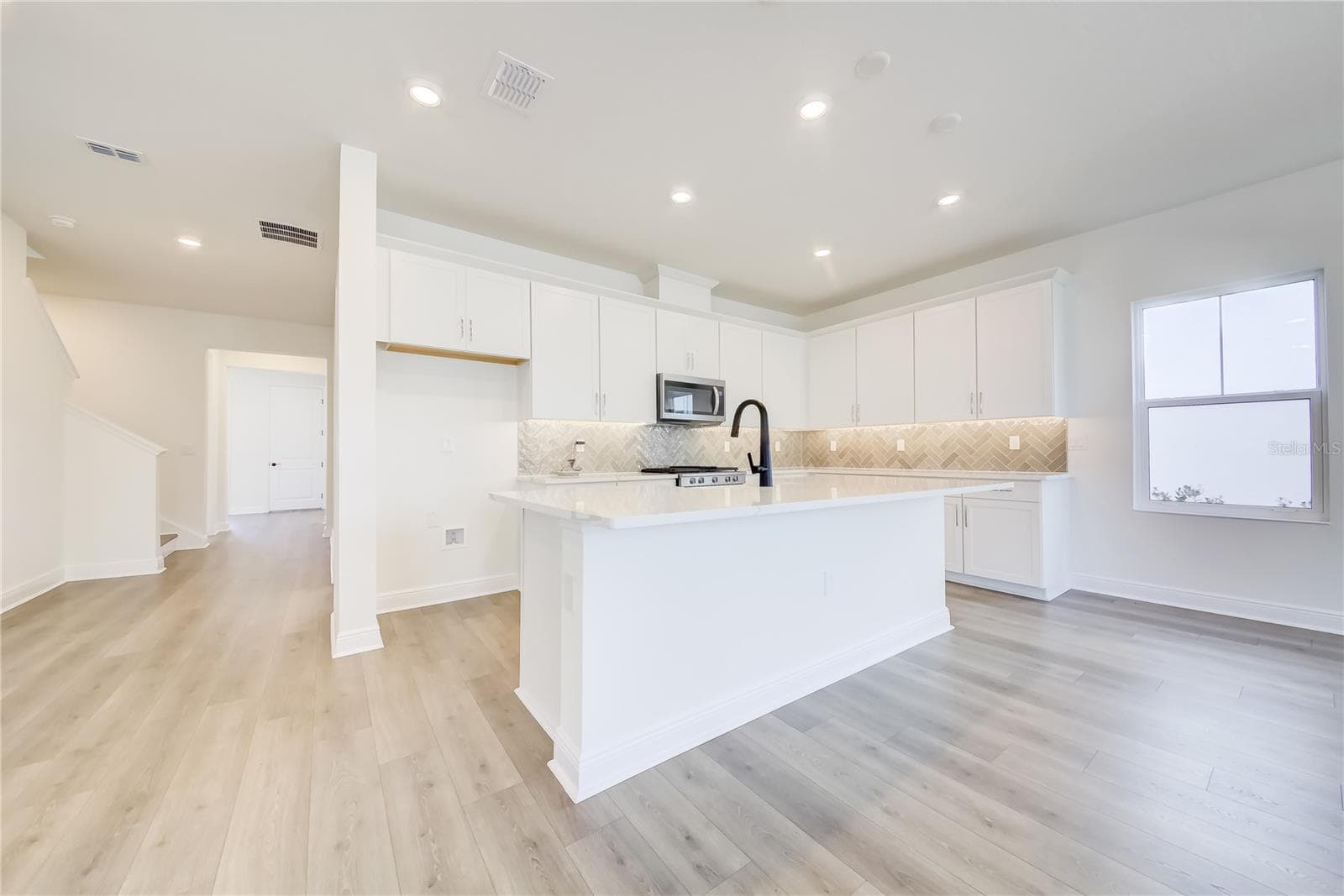 Single Family Residence at 9116 WALCOTT LN, SARASOTA, photo 12 of 49