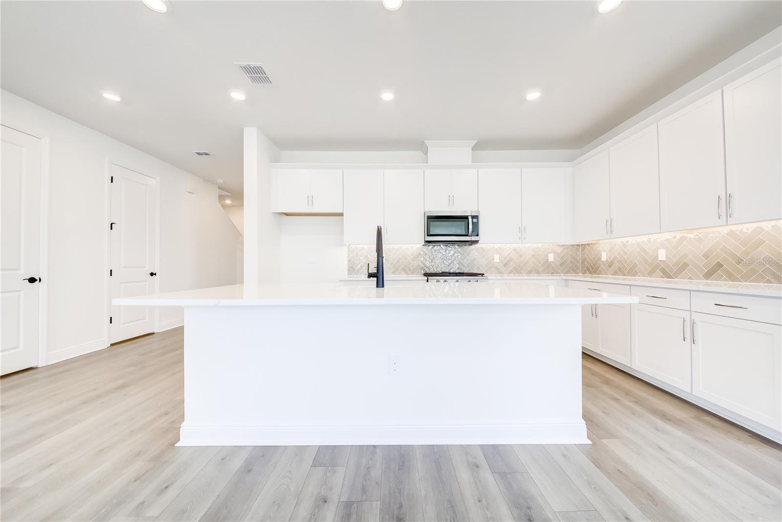 Single Family Residence at 9116 WALCOTT LN, SARASOTA, photo 14 of 49