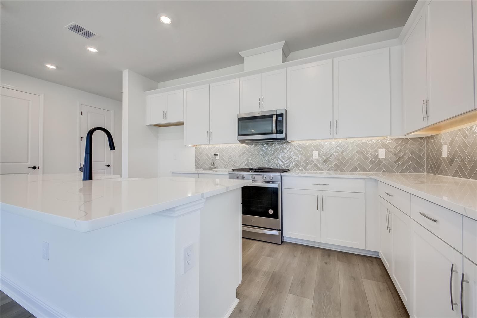 Single Family Residence at 9116 WALCOTT LN, SARASOTA, photo 15 of 49